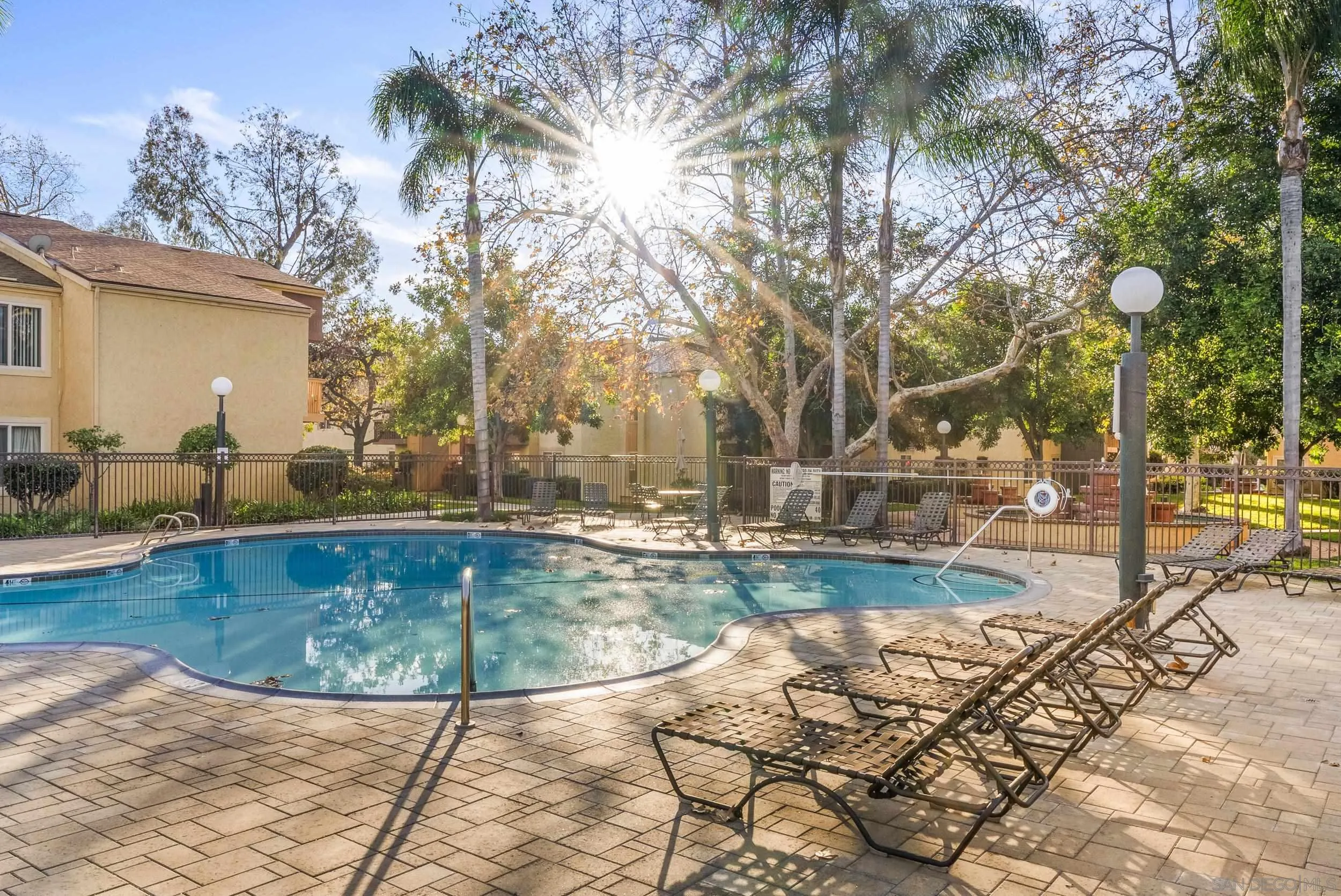 https://cdn.realtyfeed.com/cdn/127/260023090/461aaa387f5a966cd78d639be91e58f5.webp