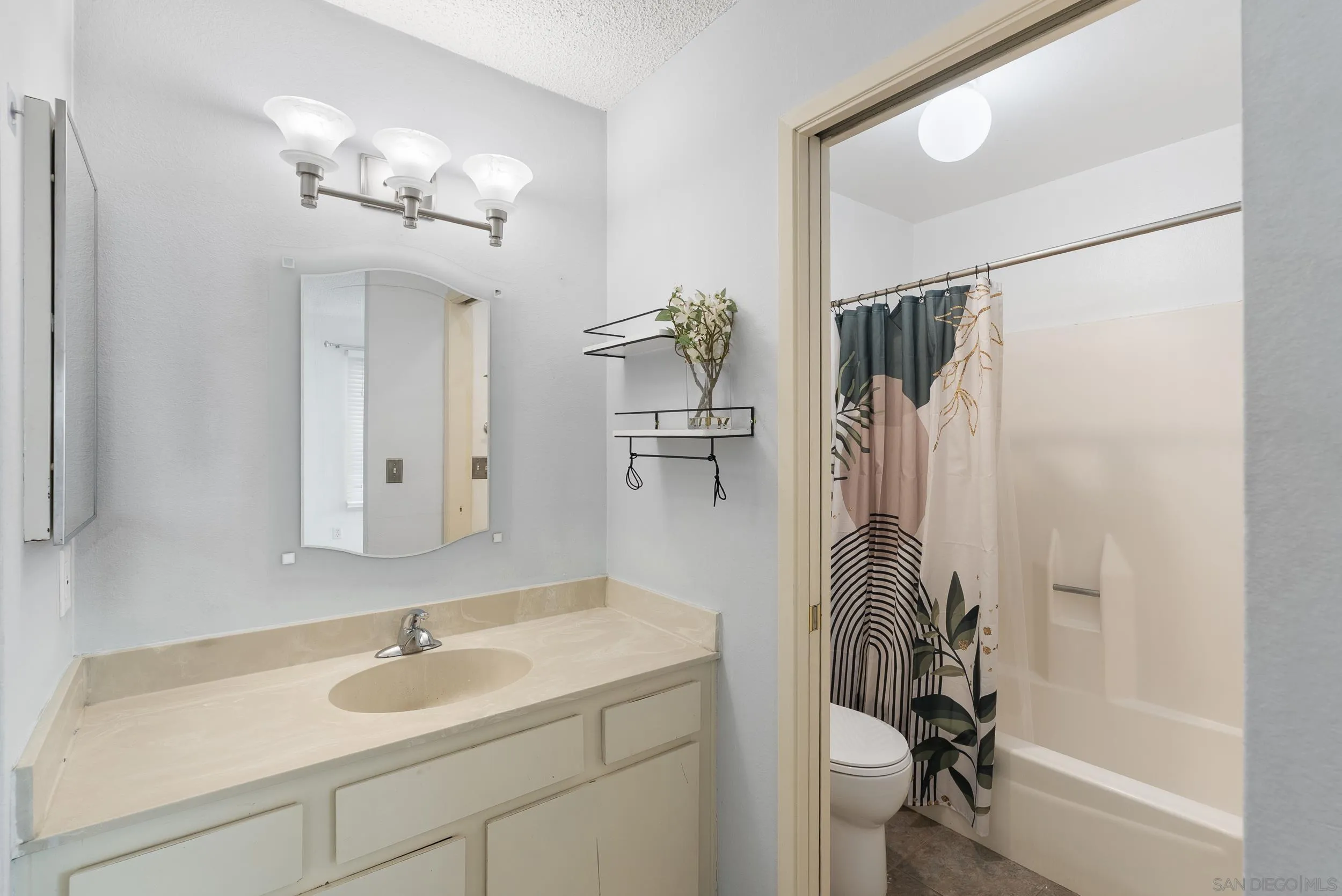 https://cdn.realtyfeed.com/cdn/127/260023090/5d00ddc259192ed2de0bc9685d64a344.webp