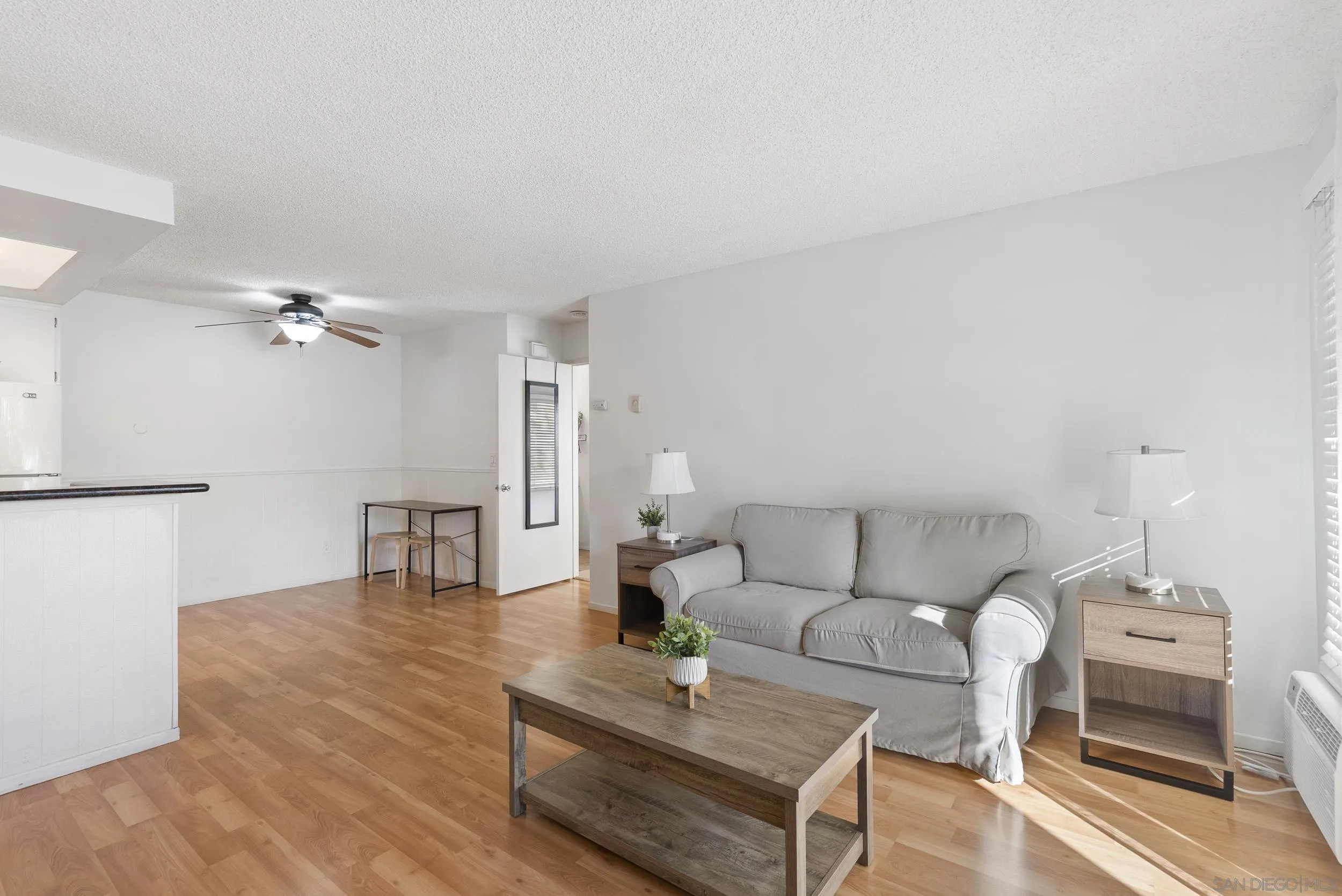 https://cdn.realtyfeed.com/cdn/127/260023090/c9fae059143eecd510b4297d45c9c6dd.webp