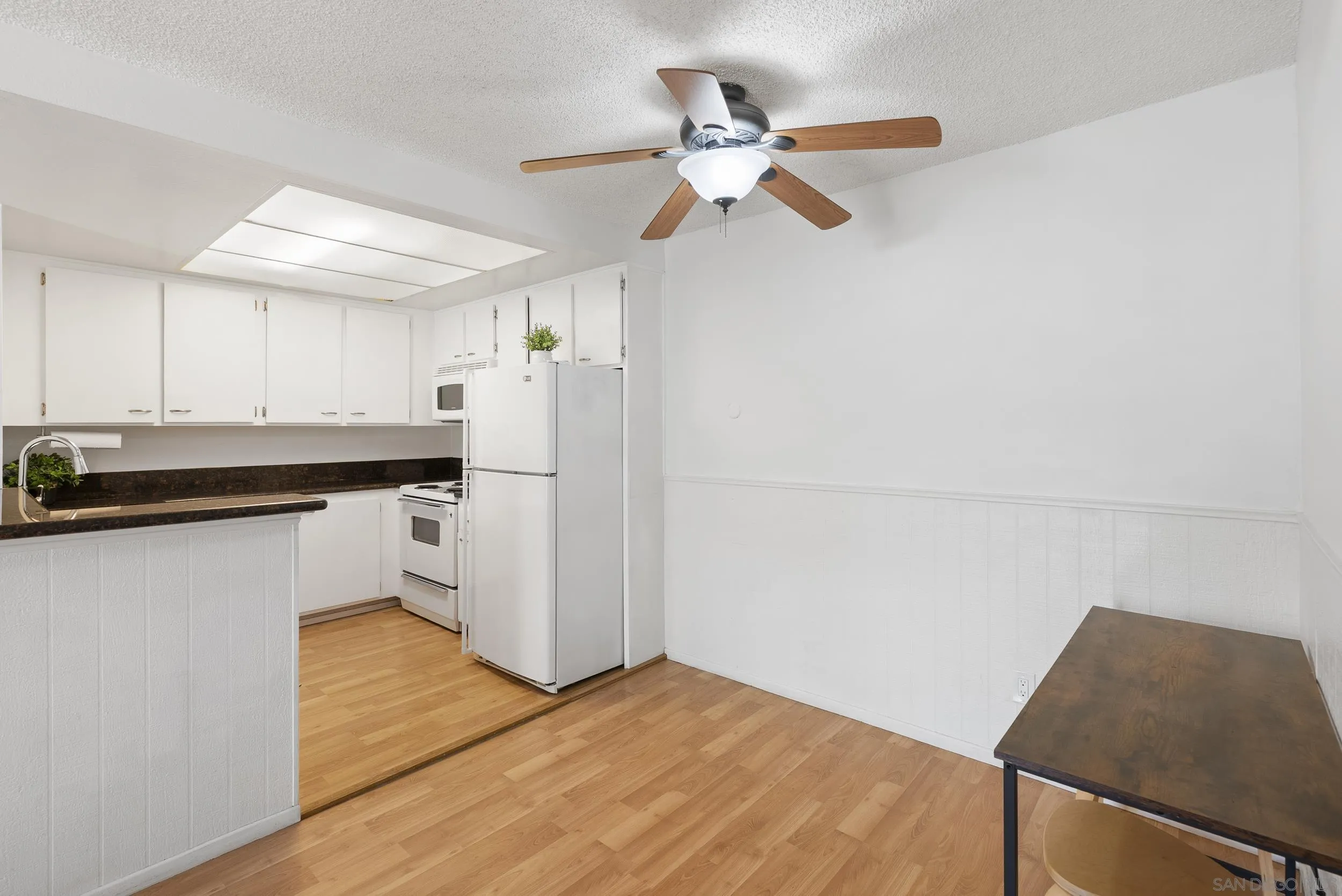 https://cdn.realtyfeed.com/cdn/127/260023090/fc2cf6053242afc426425a83644d3768.webp