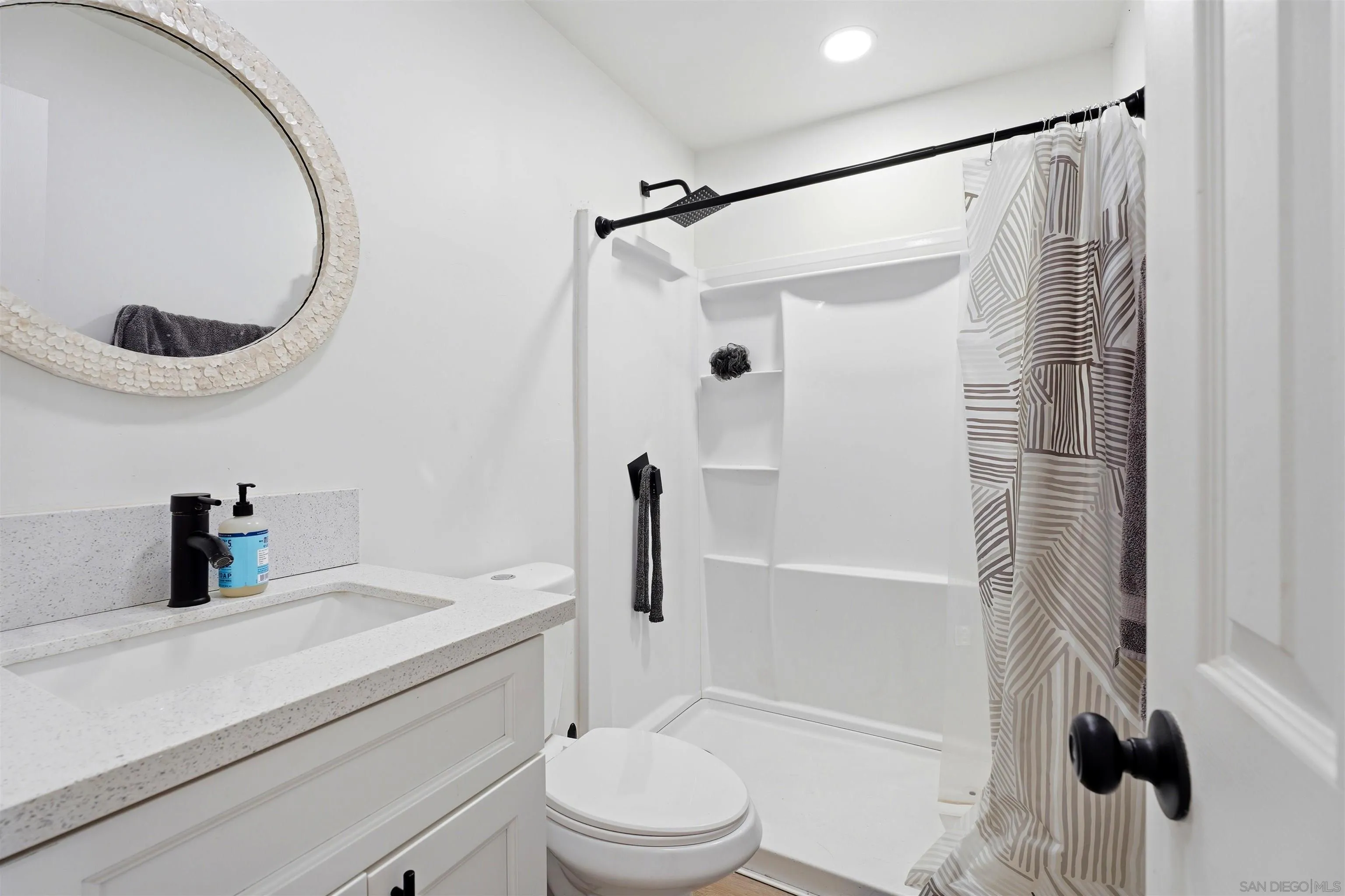 https://cdn.realtyfeed.com/cdn/127/260023092/1e8569fe54e8d8a082b440e85af2d515.webp