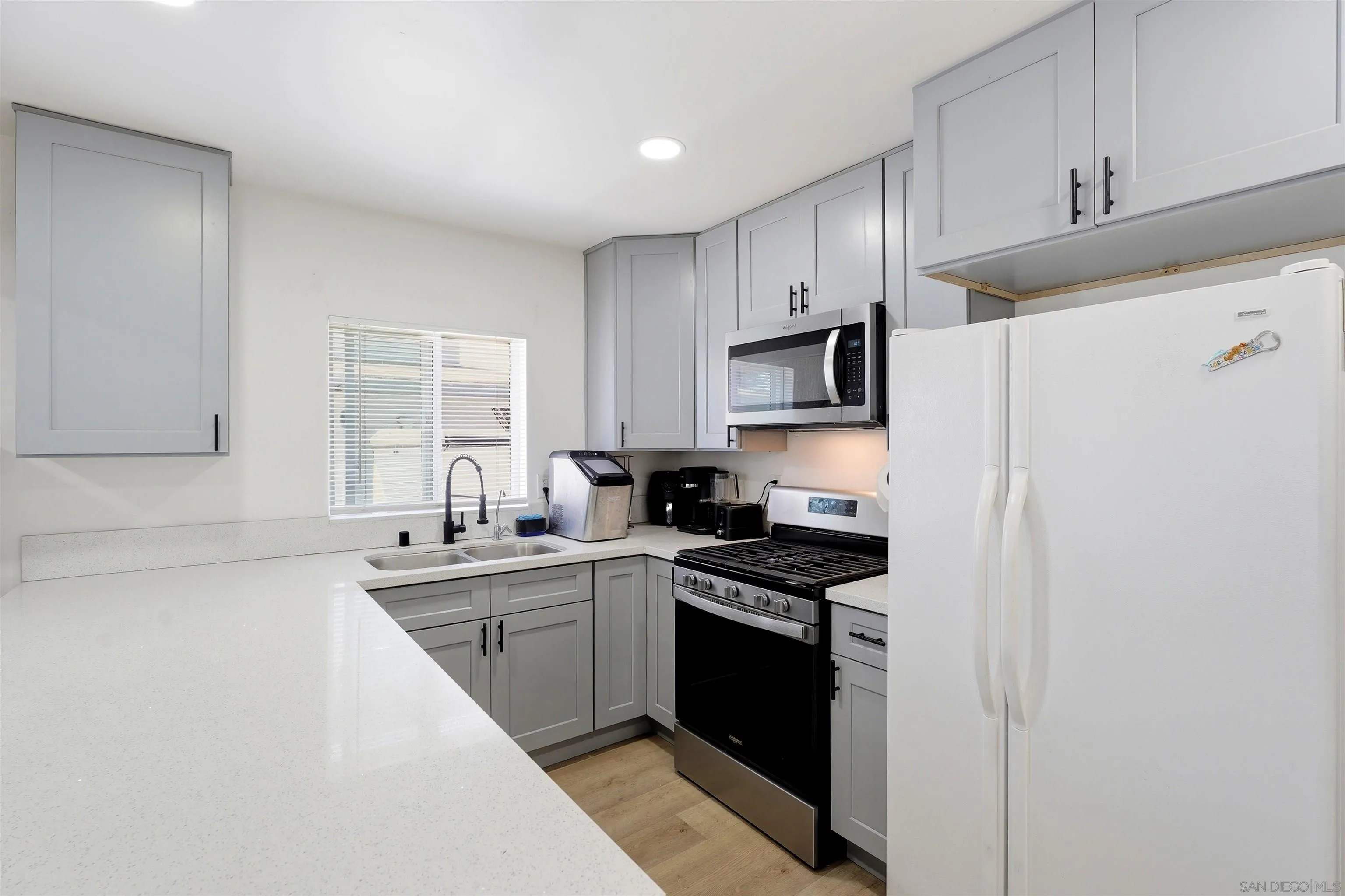 https://cdn.realtyfeed.com/cdn/127/260023092/c56e91f8cb43181387bf71e29328a571.webp