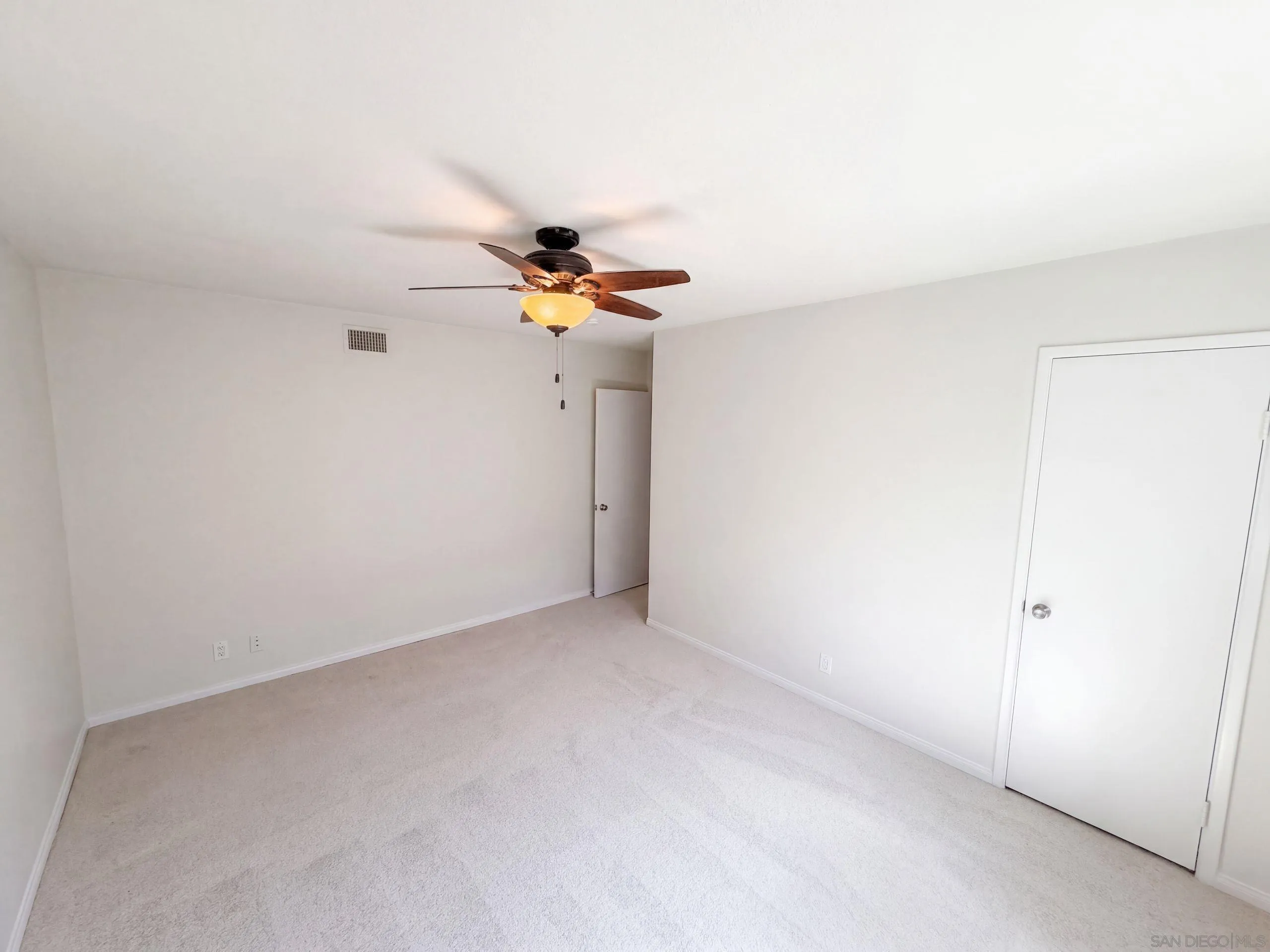 https://cdn.realtyfeed.com/cdn/127/260023094/3ca6d6c4f017543cc69822ab2801d91f.webp