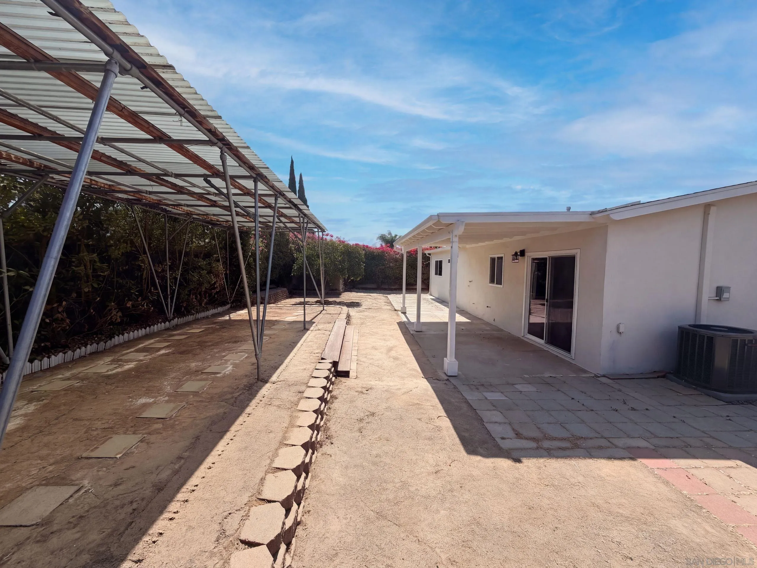 https://cdn.realtyfeed.com/cdn/127/260023094/48aca20dd5cfb2cb26800b73aaa8b82e.webp