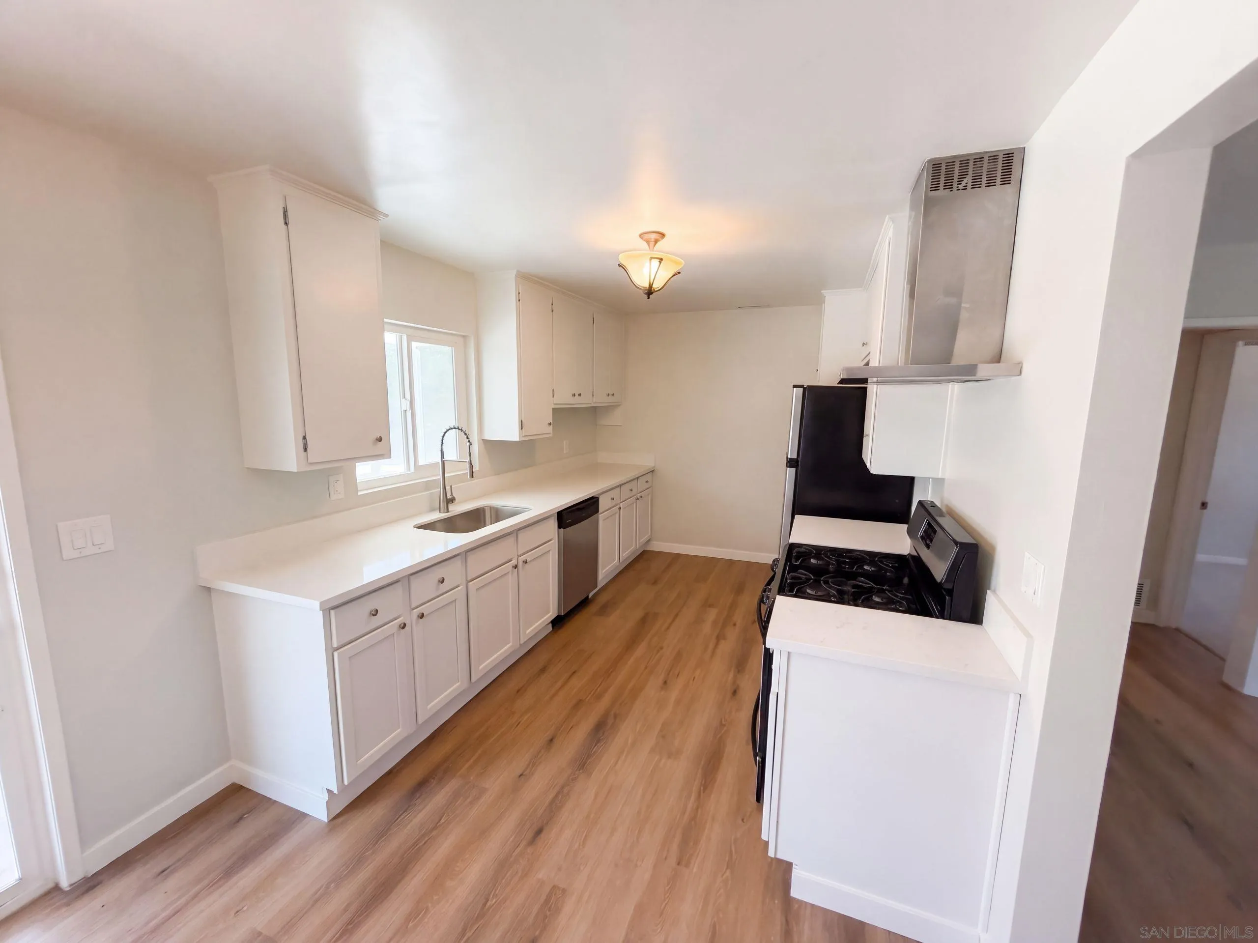 https://cdn.realtyfeed.com/cdn/127/260023094/963f038cc427eb42fa3faa477227916d.webp