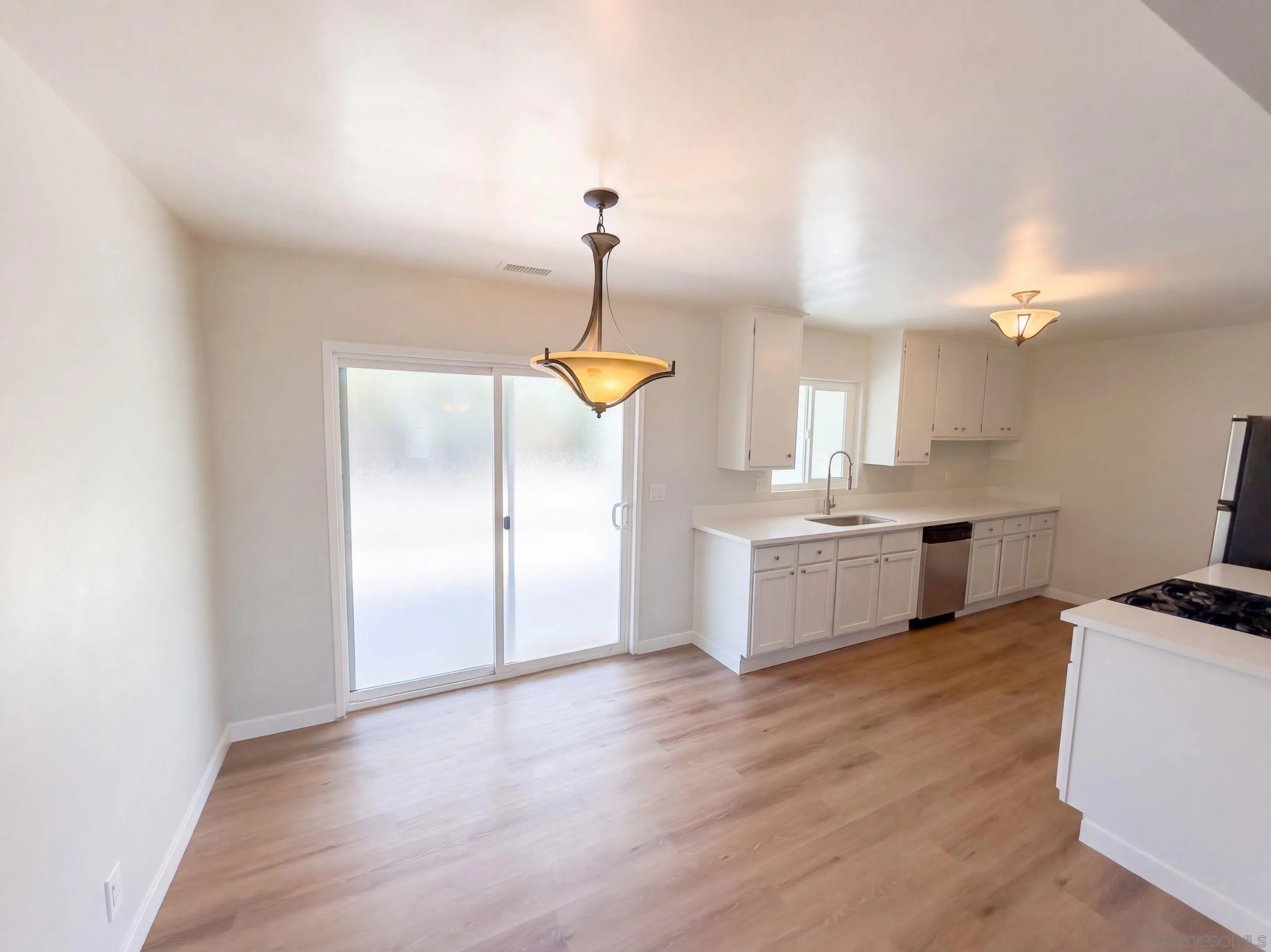 https://cdn.realtyfeed.com/cdn/127/260023094/ab45094a891267ea3267582ccddb4f13.webp