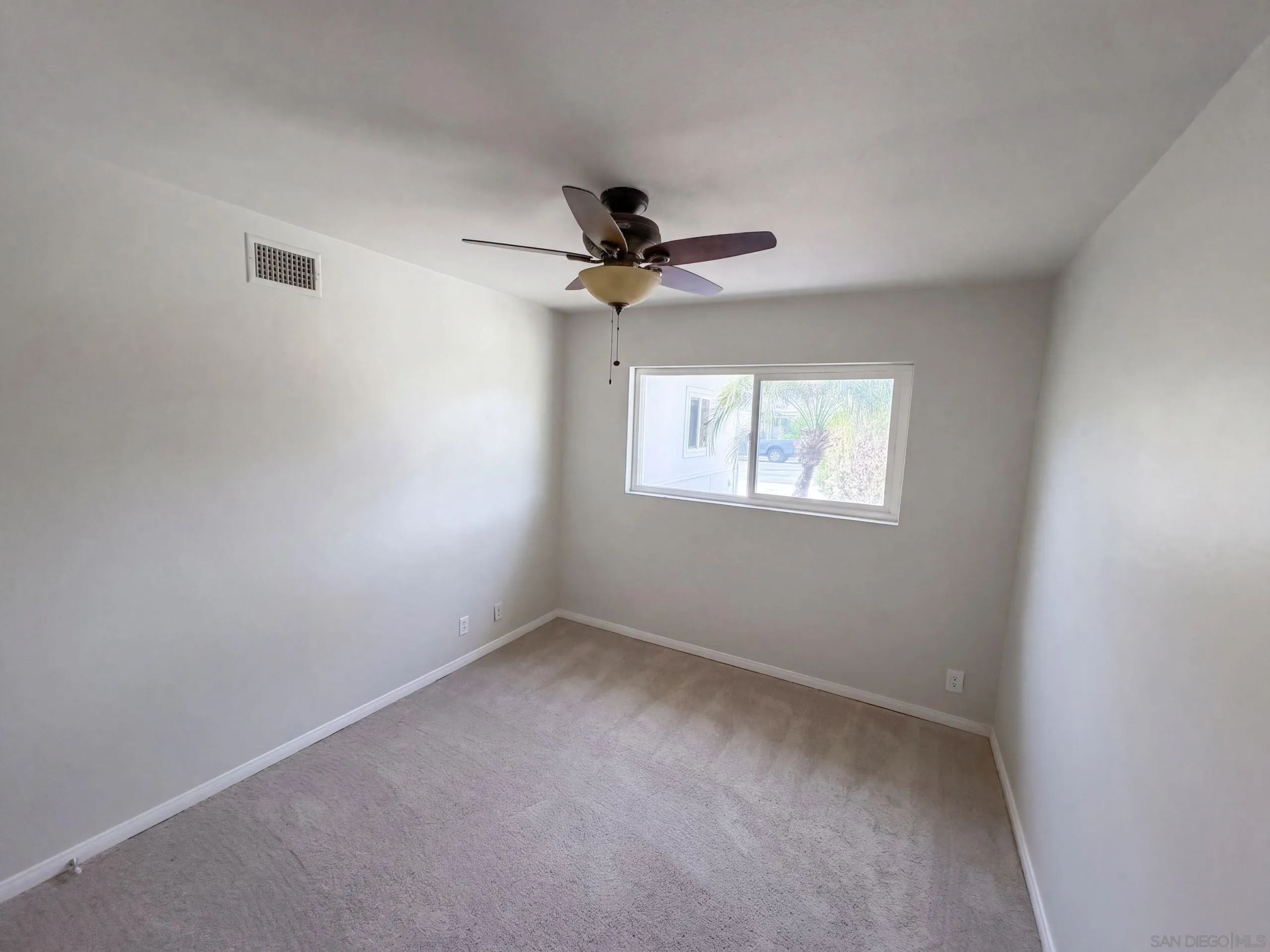 https://cdn.realtyfeed.com/cdn/127/260023094/b18c6dd68edc2fcab241c14827834ab3.webp