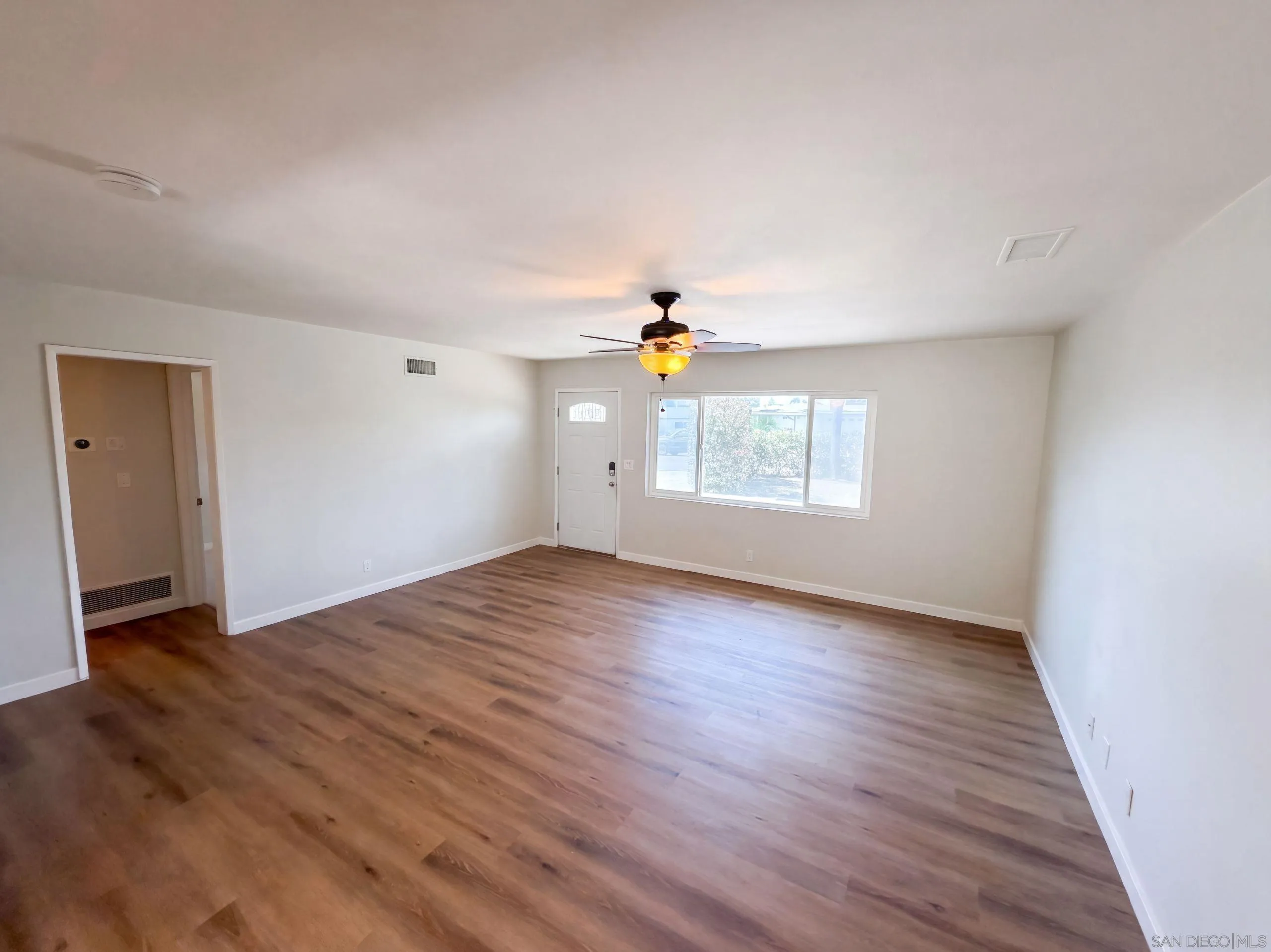 https://cdn.realtyfeed.com/cdn/127/260023094/e611a816f4fc247c3a2559a4be629a17.webp