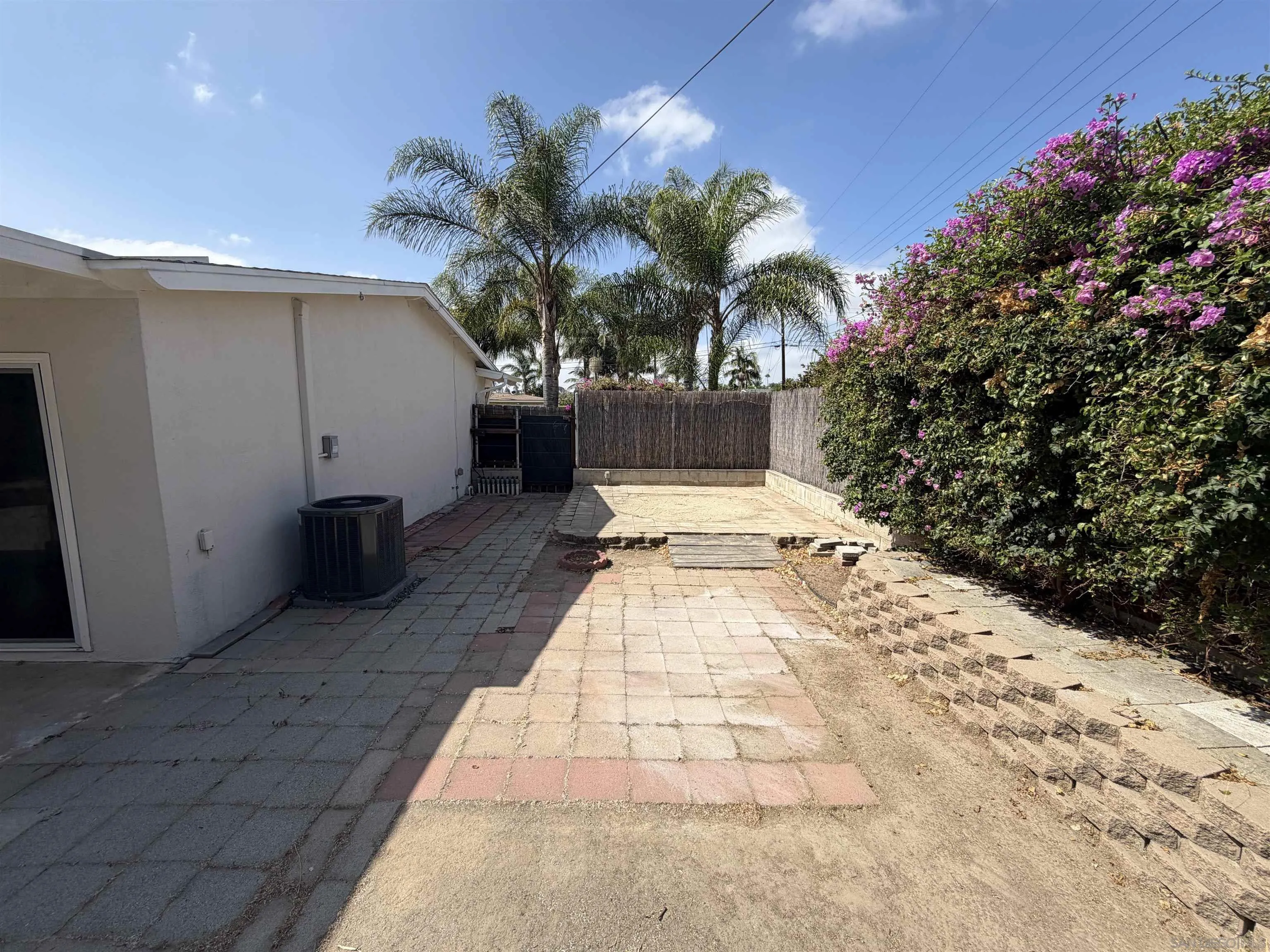 https://cdn.realtyfeed.com/cdn/127/260023094/f5417401c6e7b1e479b9bbe38e2b7089.webp
