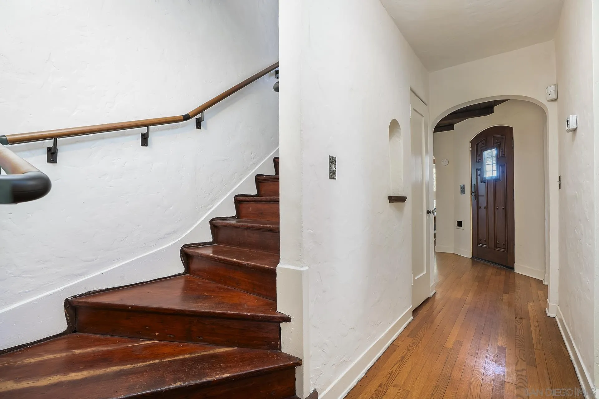 https://cdn.realtyfeed.com/cdn/127/260023098/1090ccd28f61a7cec720c1d993ff5ce3.webp