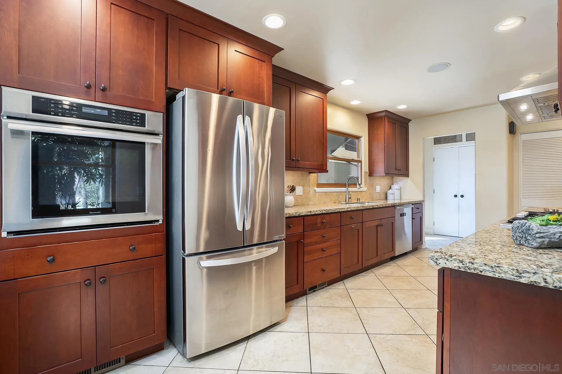 https://cdn.realtyfeed.com/cdn/127/260023098/2ac3a9b9ef49c3a3f72e71315c7a7ca3.webp
