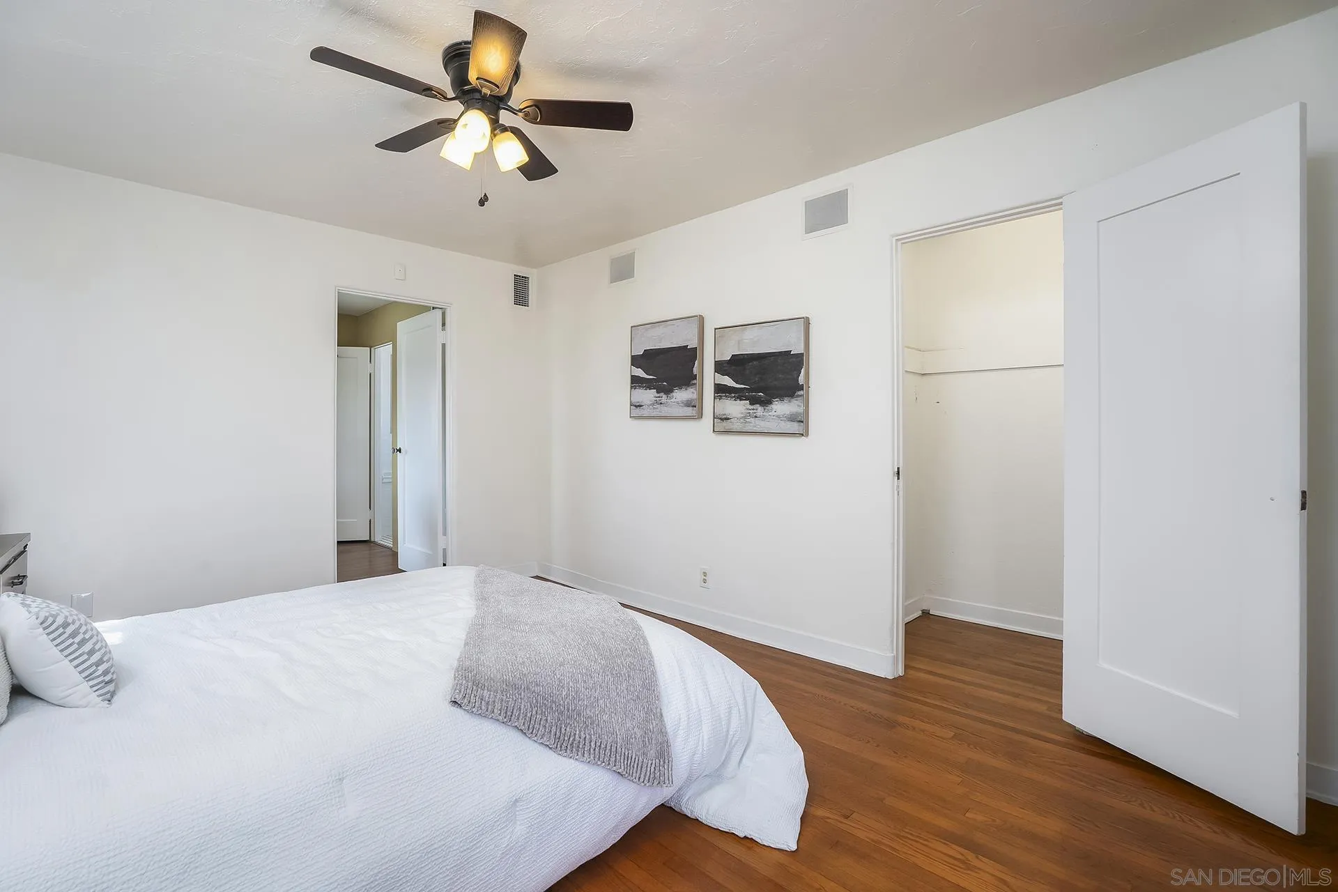 https://cdn.realtyfeed.com/cdn/127/260023098/41ffdaa3f5895d559e4e884d540efbc2.webp