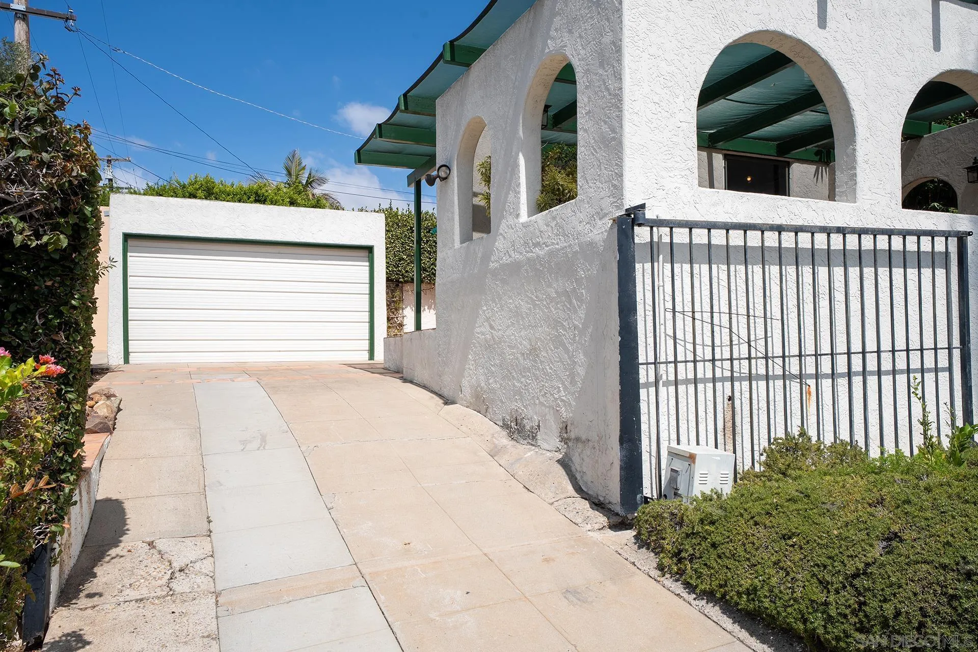 https://cdn.realtyfeed.com/cdn/127/260023098/46ecb7a0146c23ca1d618c7100f266db.webp