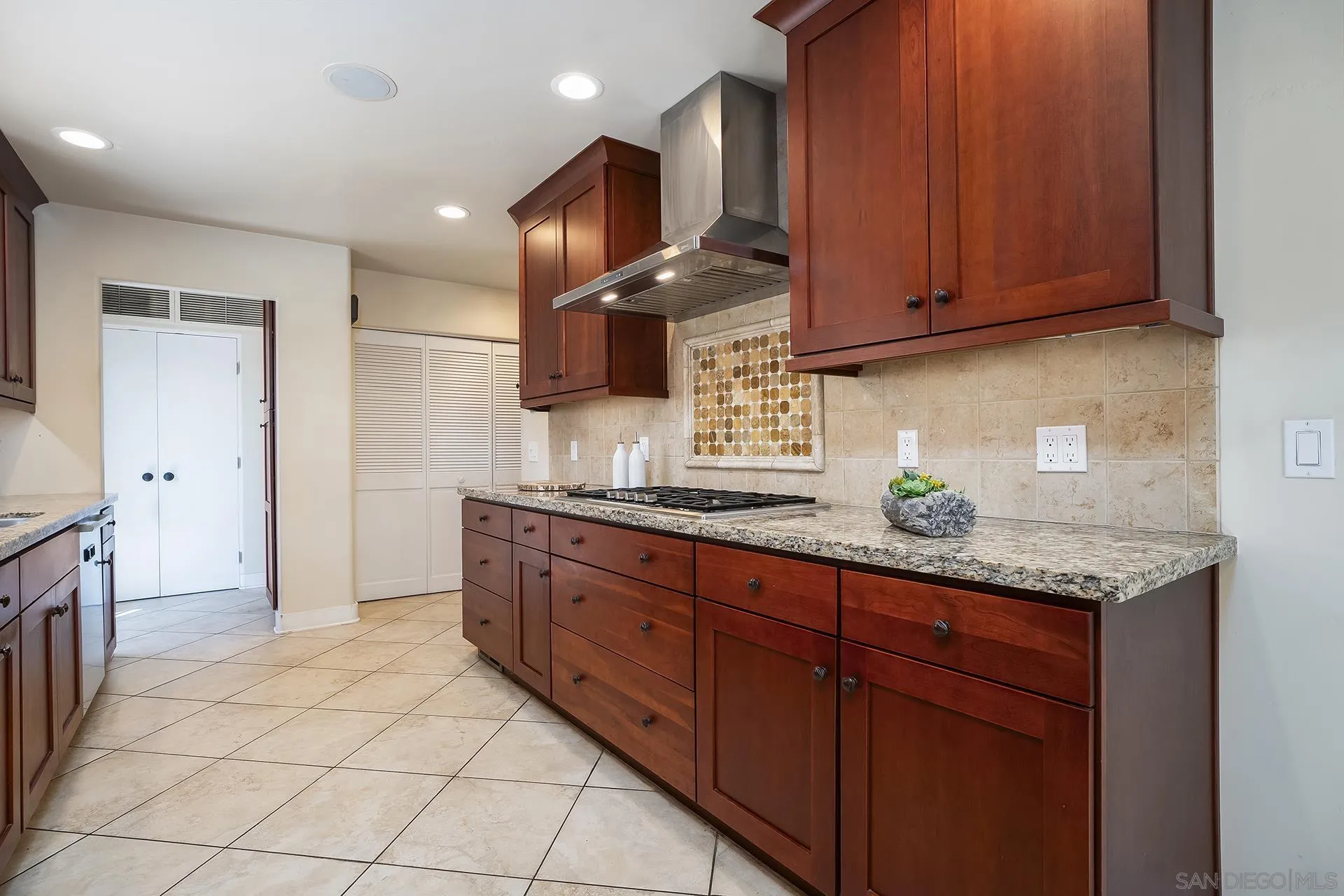 https://cdn.realtyfeed.com/cdn/127/260023098/7534348cc31eb8e5e4c630a138e374ae.webp