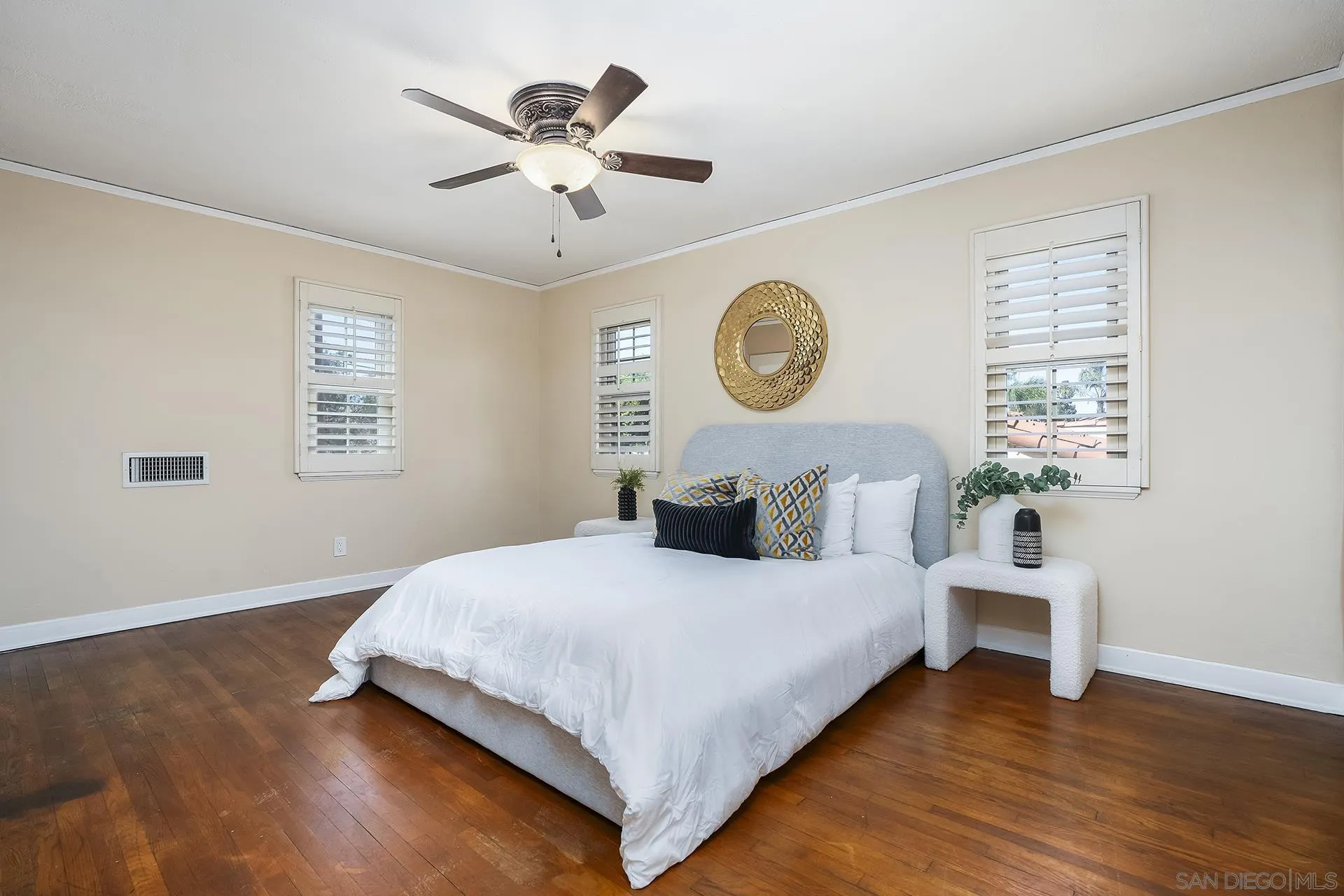 https://cdn.realtyfeed.com/cdn/127/260023098/8976e92f4bb9b57e9ef1f8d15a43032d.webp