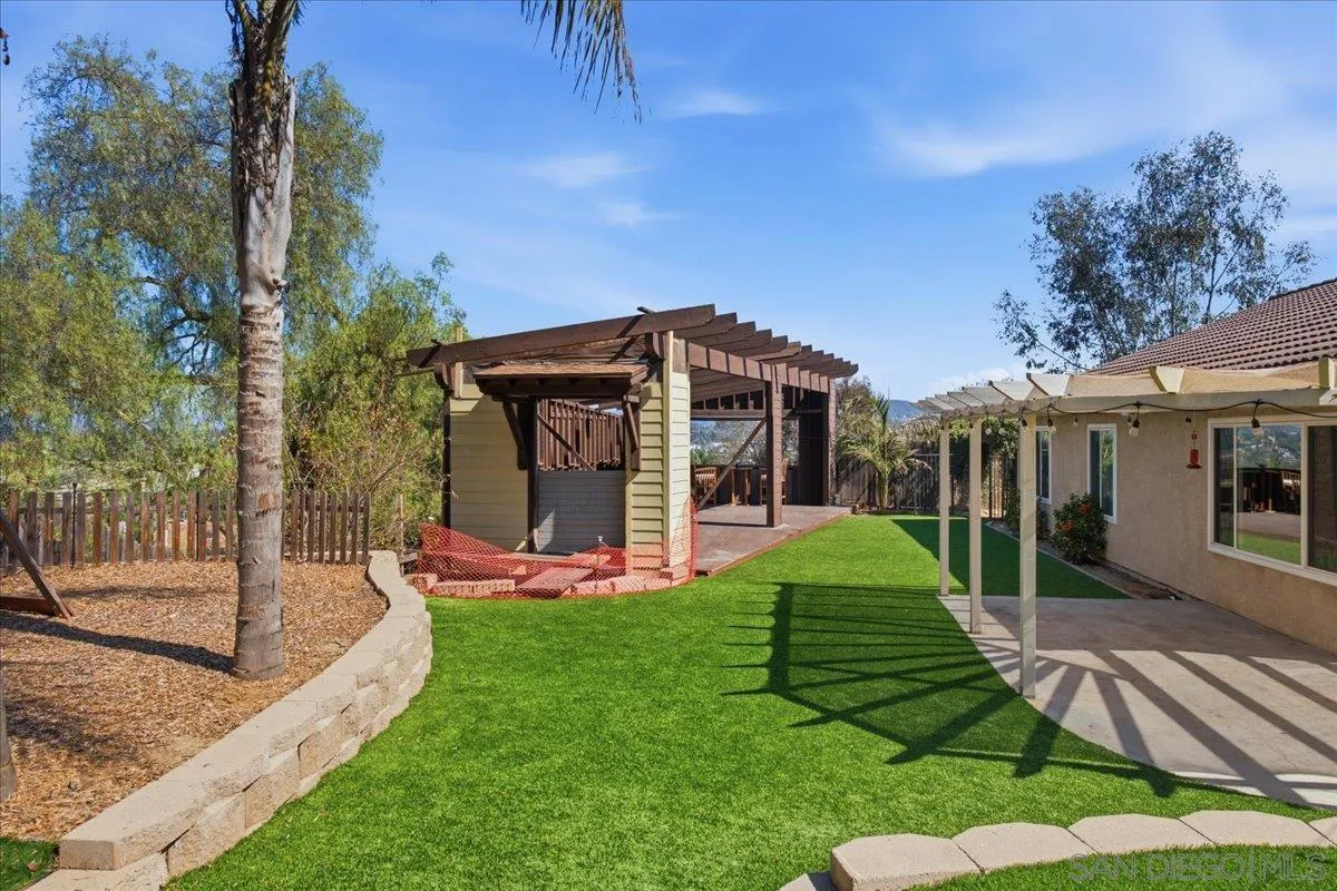 https://cdn.realtyfeed.com/cdn/127/260023102/1a10f776e04e6727a4cfc38e83218dc9.webp