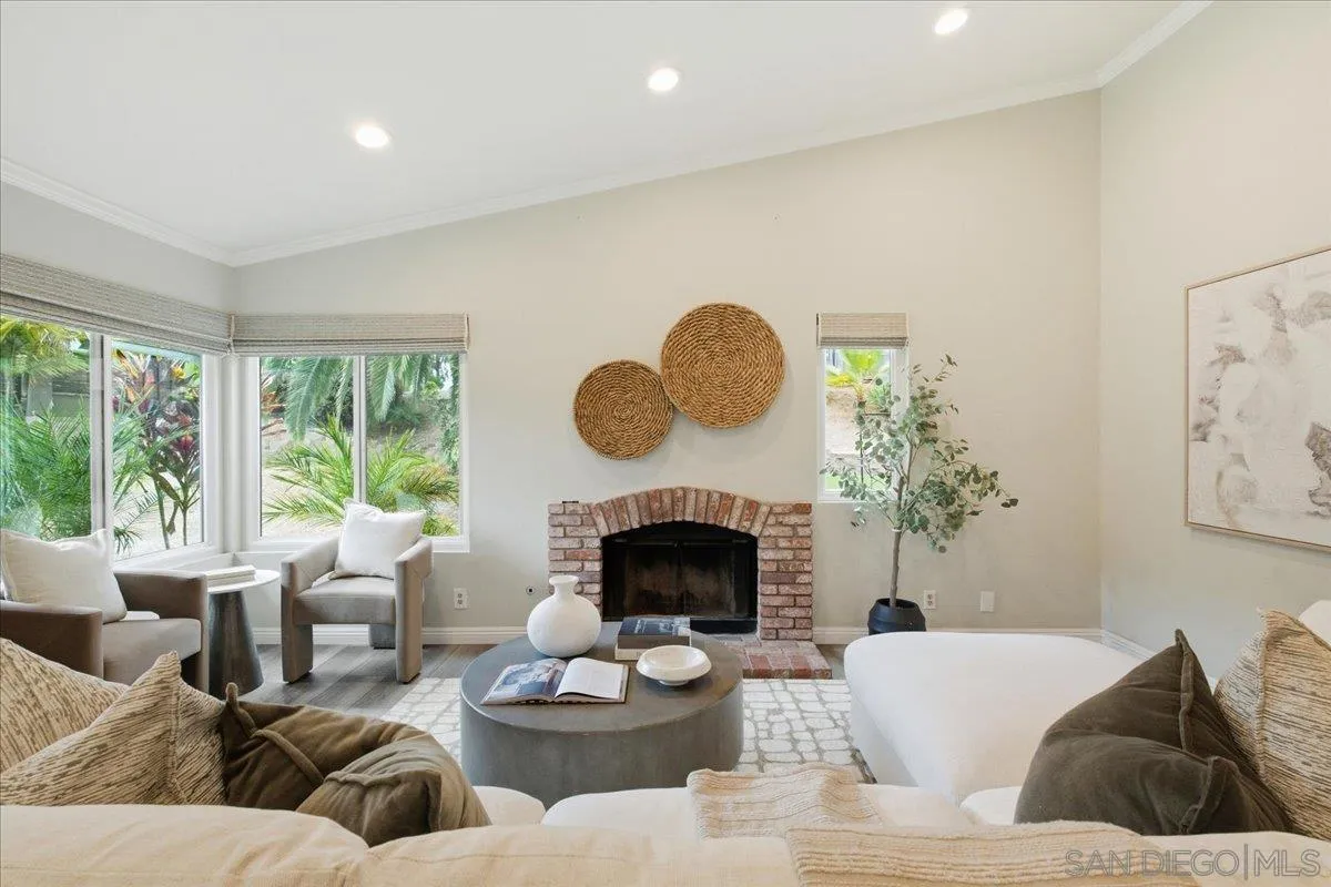https://cdn.realtyfeed.com/cdn/127/260023102/90ec7b4bd84c4b24ffdf14567bef1d2d.webp