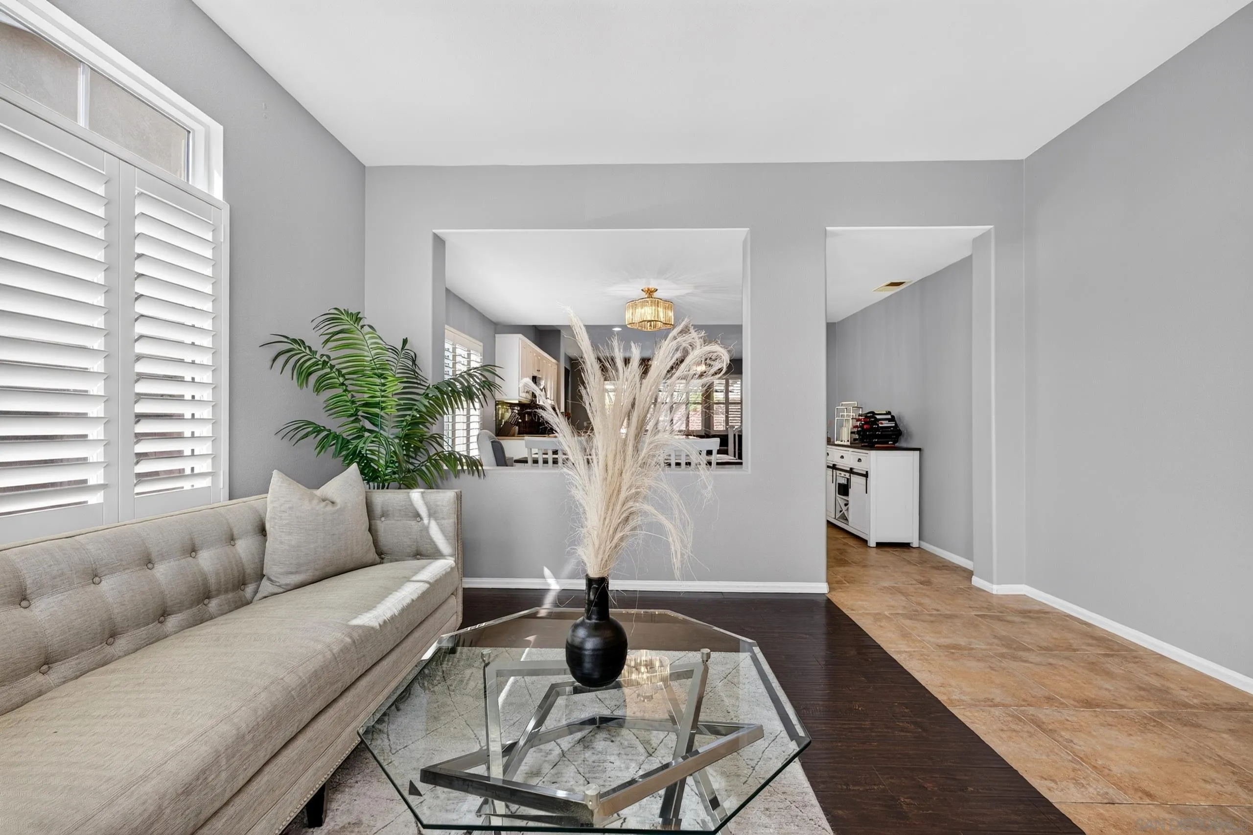 https://cdn.realtyfeed.com/cdn/127/260023112/549e7209424dd2e6c73e35ee2ad8c412.webp