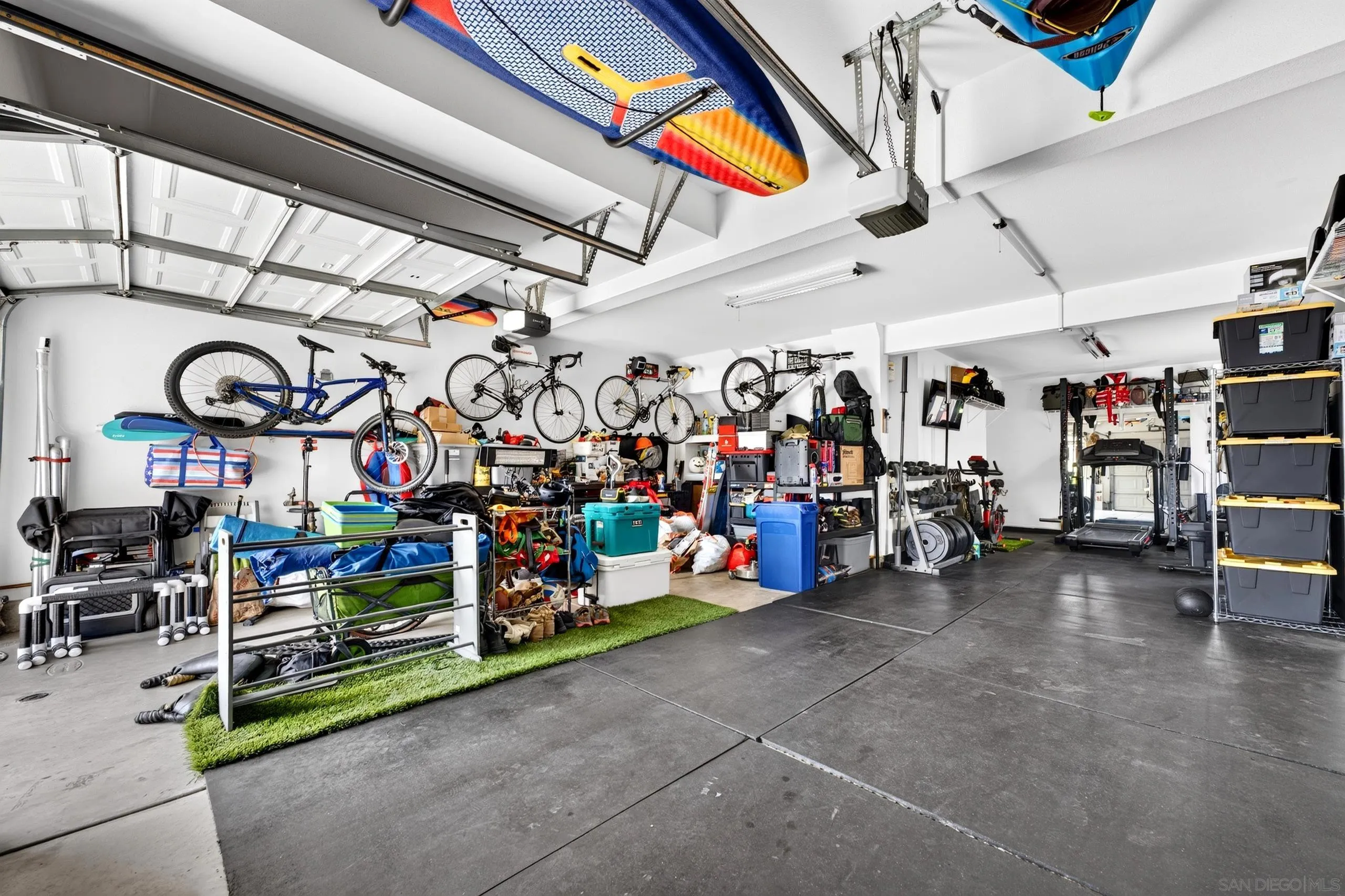 https://cdn.realtyfeed.com/cdn/127/260023112/620451970827319da6633ed52d44e6d2.webp