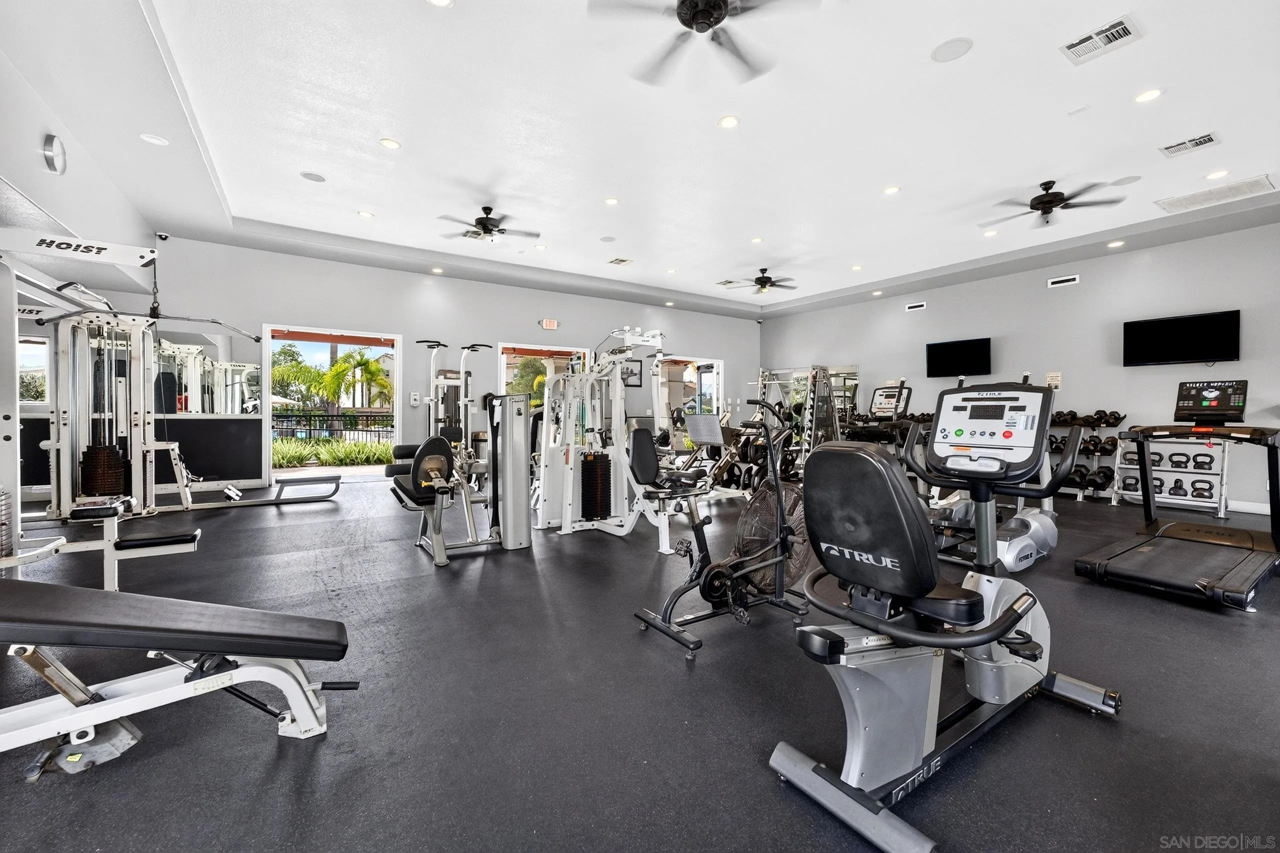 https://cdn.realtyfeed.com/cdn/127/260023112/ee2ea513b66f9d90aaf1774351ff9902.webp