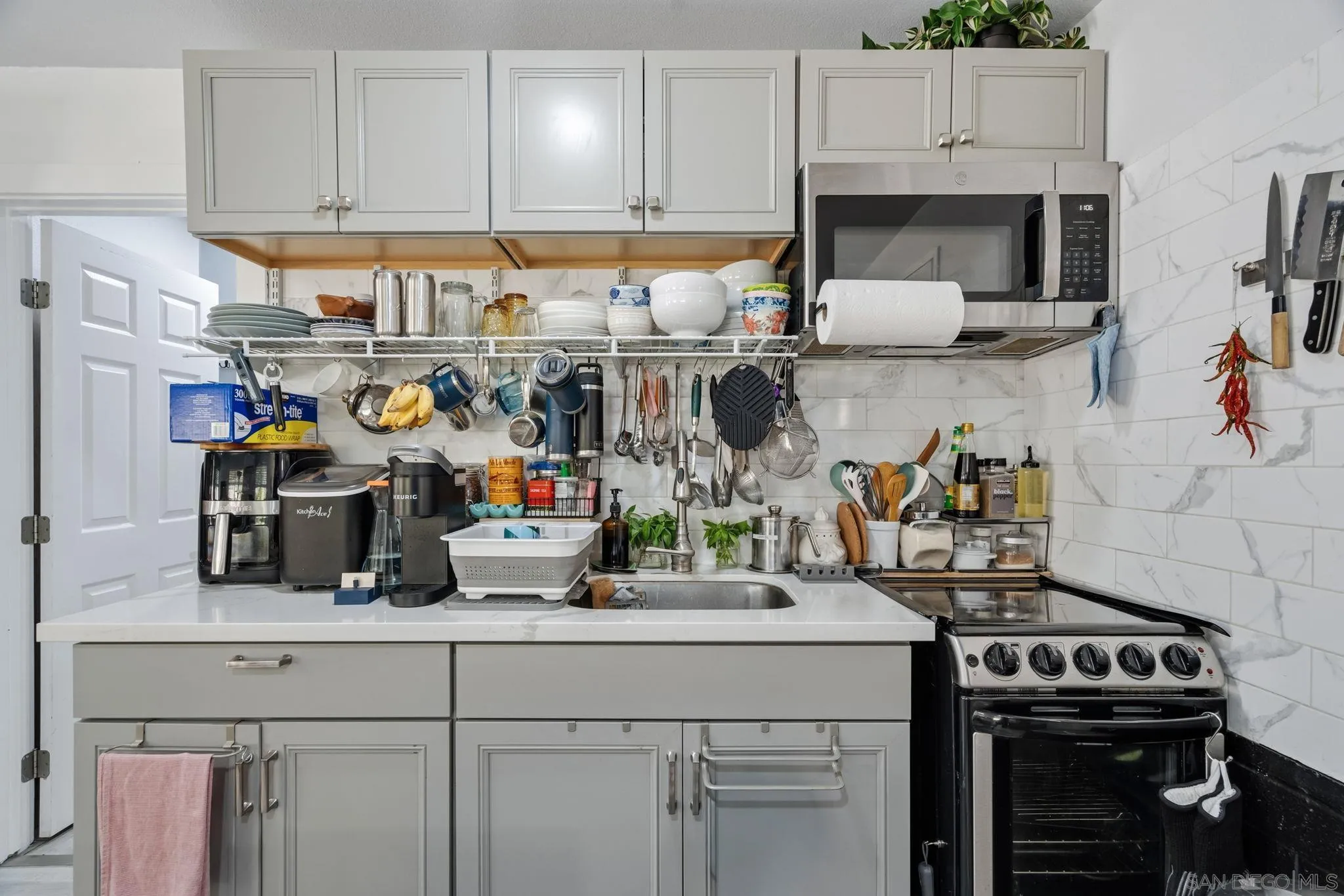 https://cdn.realtyfeed.com/cdn/127/260023115/0008b1f4ff43ccadaecfa8b29122240b.webp