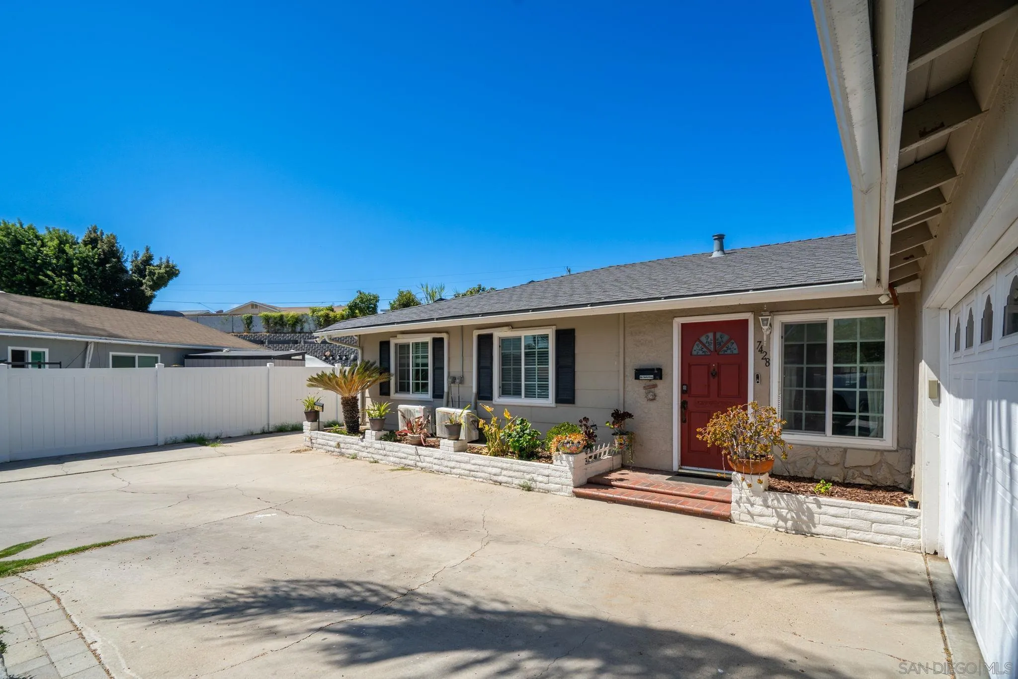 https://cdn.realtyfeed.com/cdn/127/260023115/092e4391cfdbea8577e70446ac8e6504.webp