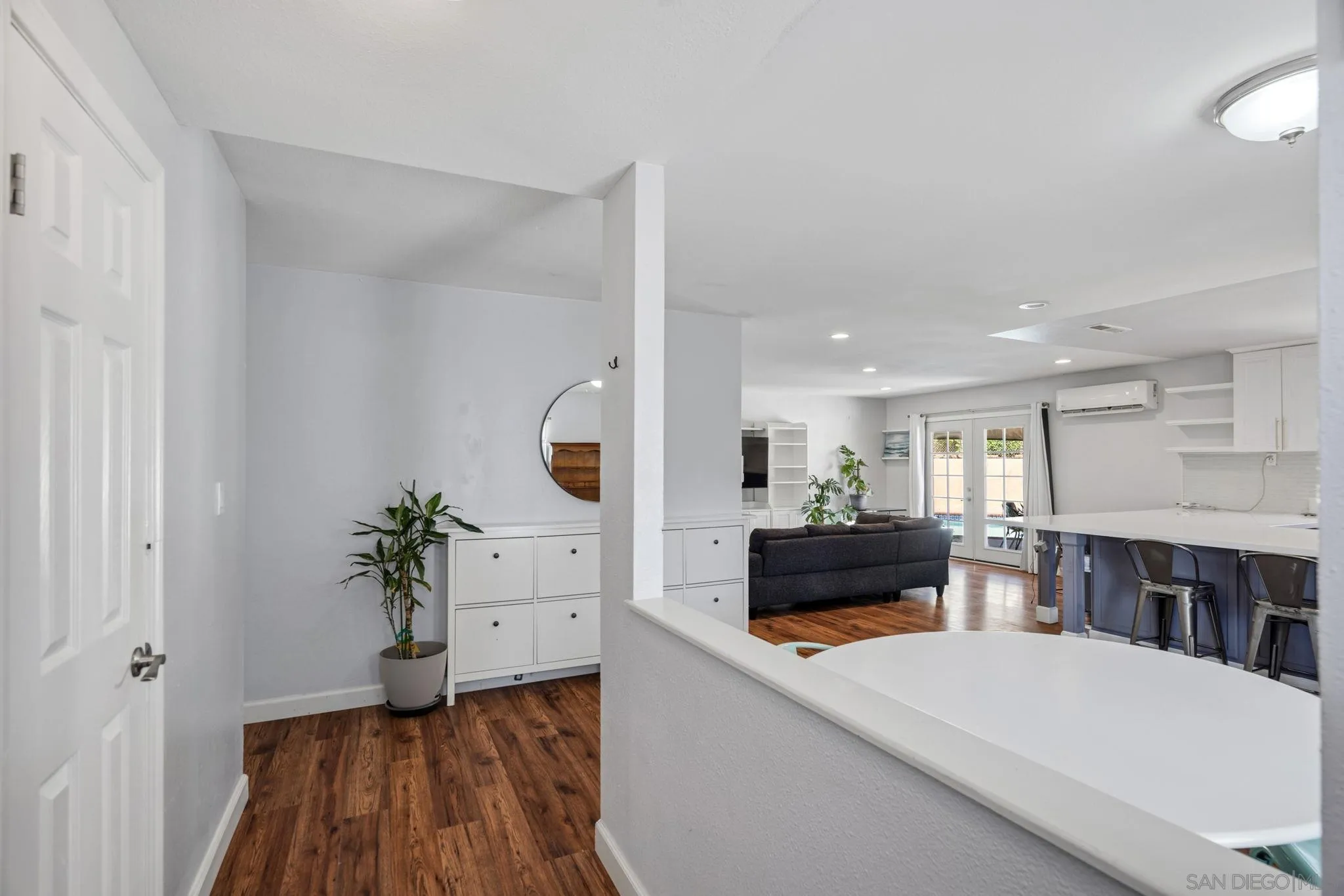 https://cdn.realtyfeed.com/cdn/127/260023115/42b98ed378e49692ef30c3d09a8e35a0.webp
