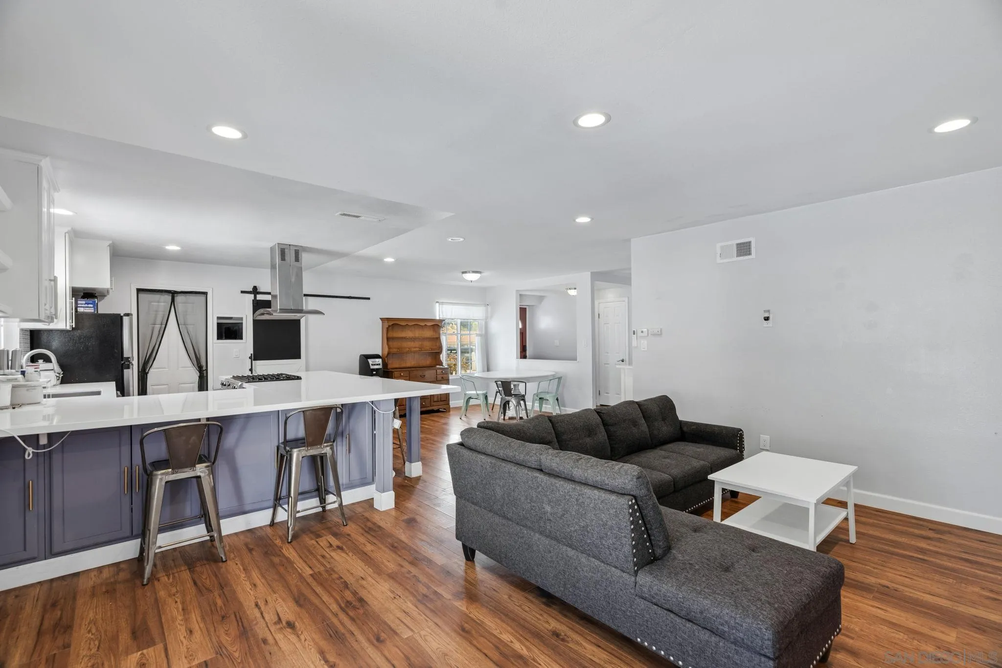 https://cdn.realtyfeed.com/cdn/127/260023115/5becb172ce647c109226a27de1f5ac07.webp