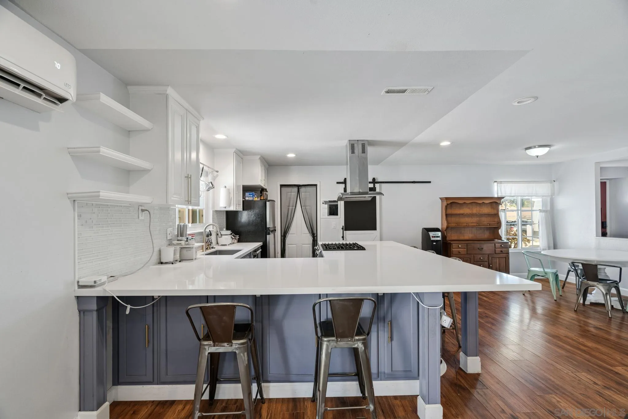 https://cdn.realtyfeed.com/cdn/127/260023115/832364b413ec964e72f50351e97fd3fb.webp