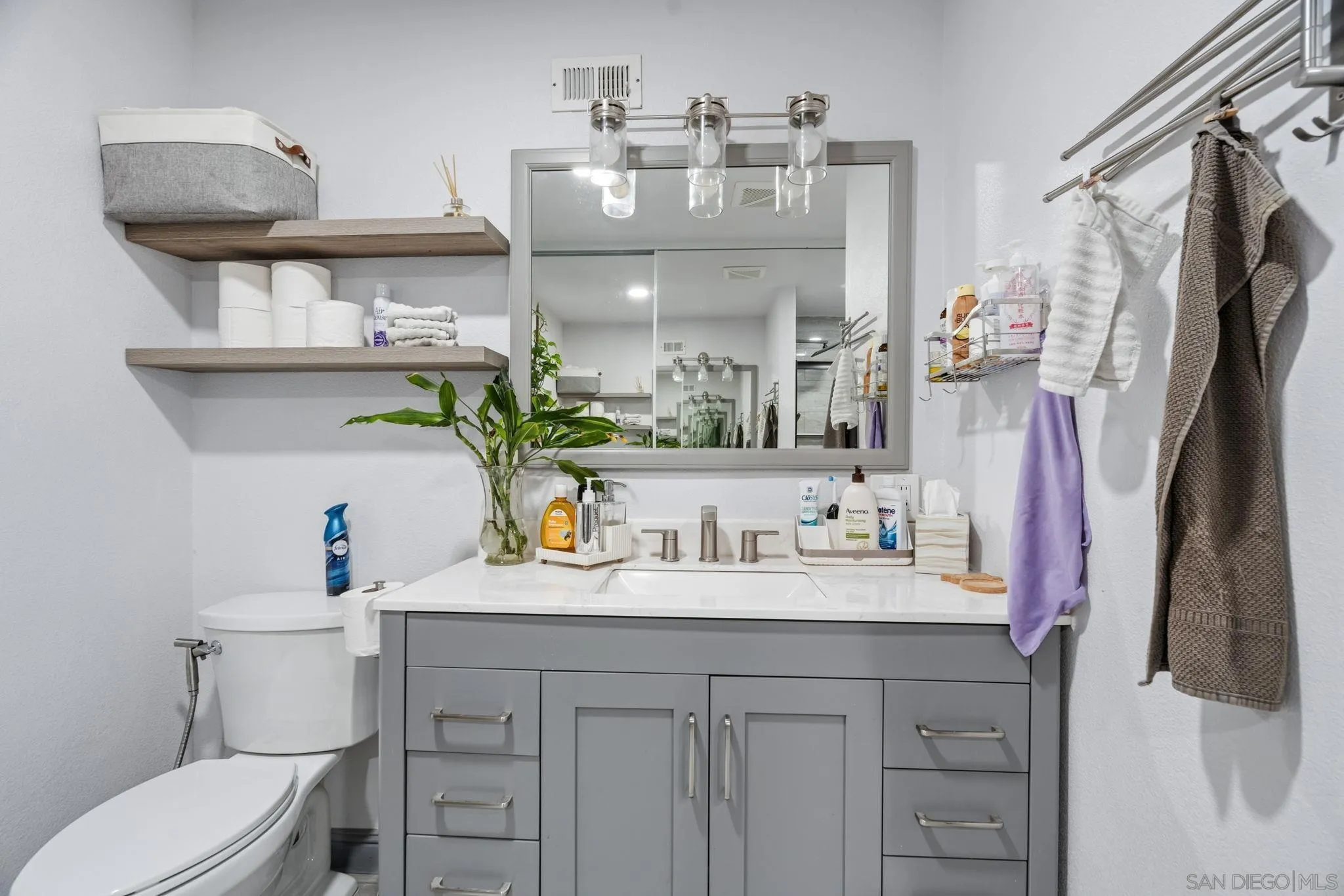 https://cdn.realtyfeed.com/cdn/127/260023115/883f919d44e5da8e0716e6f221927bd7.webp