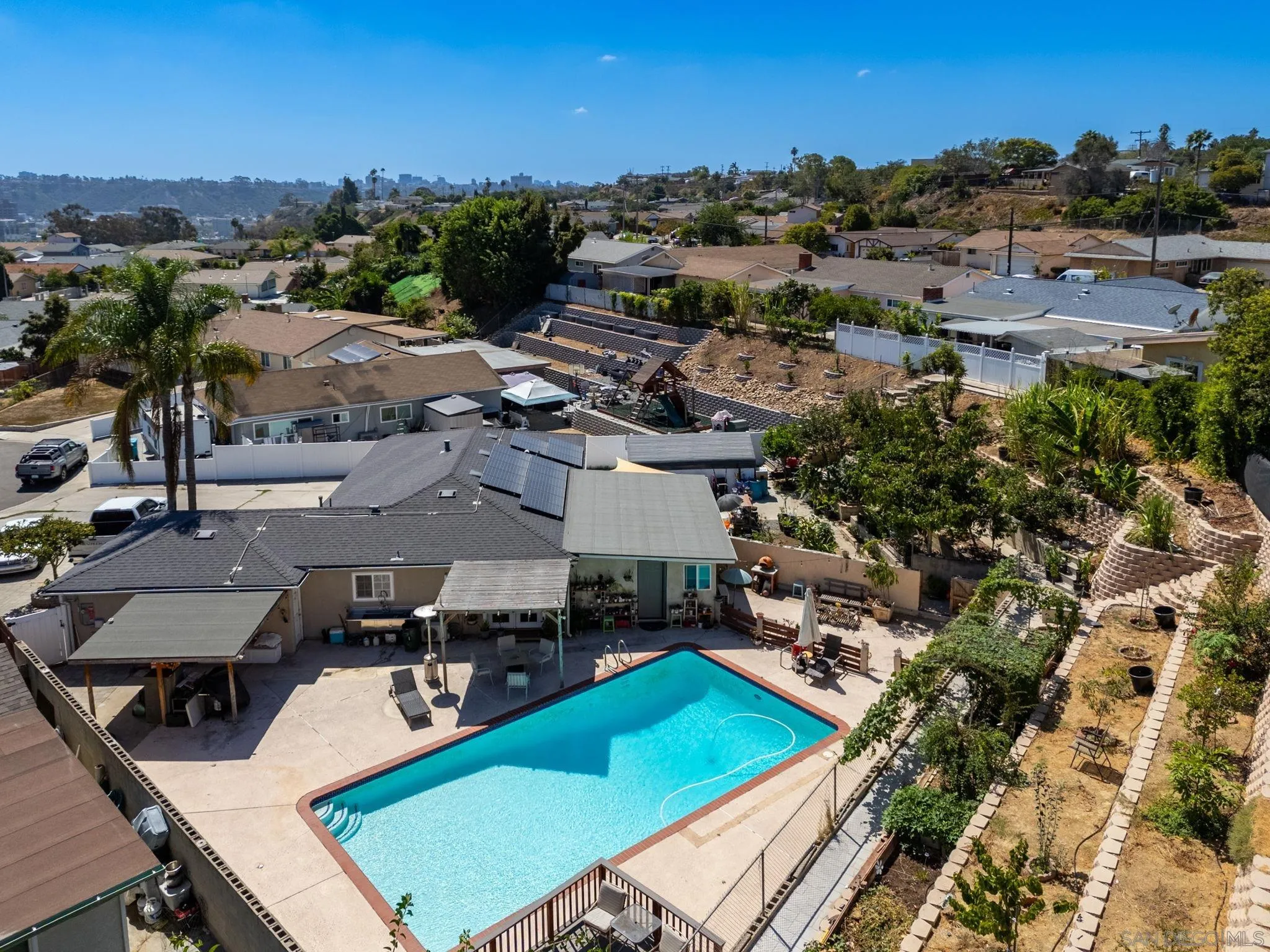 https://cdn.realtyfeed.com/cdn/127/260023115/8873e0e0964bb2b873b9bd5b6ada7a36.webp
