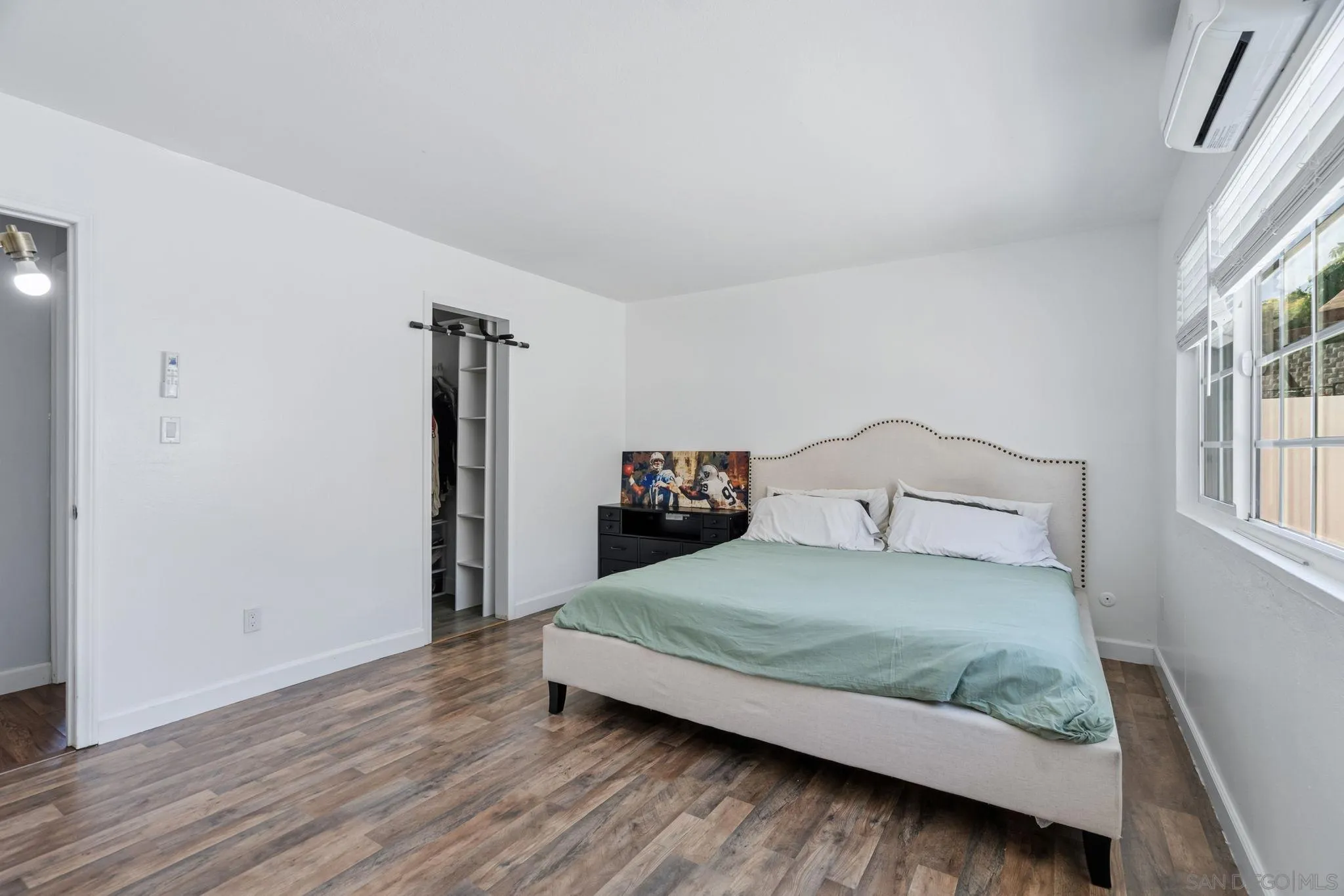 https://cdn.realtyfeed.com/cdn/127/260023115/8cc061bb2166b746ff5b624bda13a445.webp