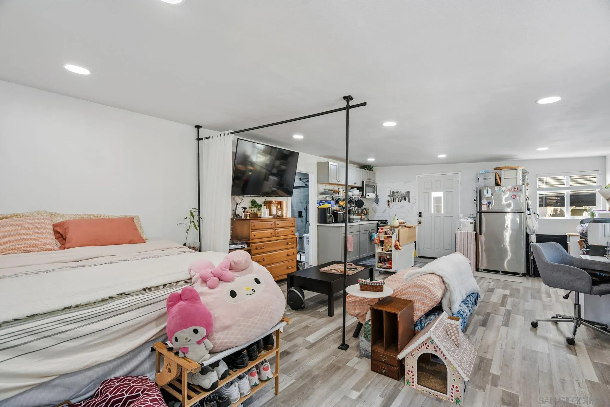 https://cdn.realtyfeed.com/cdn/127/260023115/b41fff99d7f80298f2c277d53ac1cfb9.webp