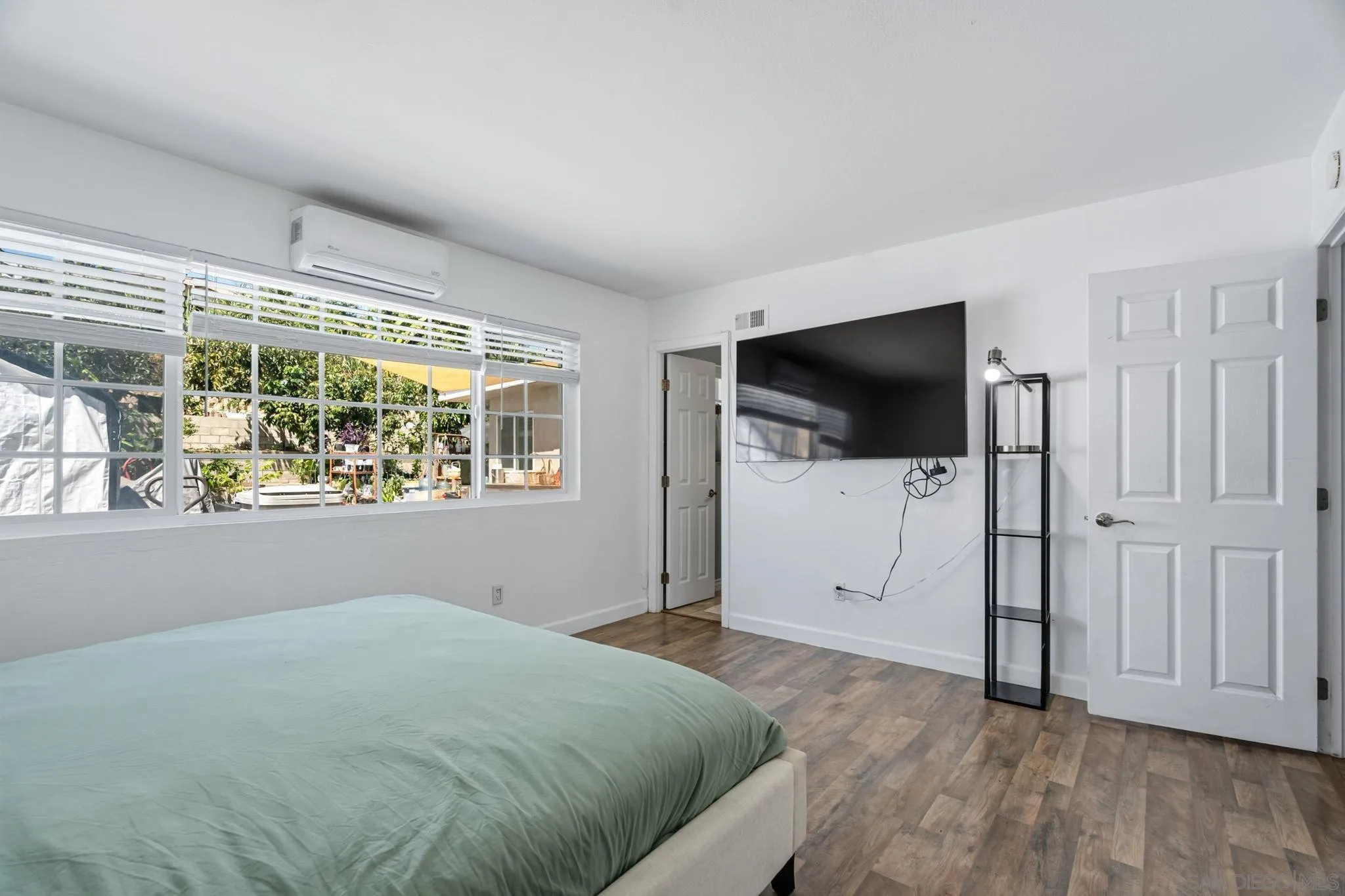 https://cdn.realtyfeed.com/cdn/127/260023115/fadf82d14dee6e8d82f497564cdf2692.webp