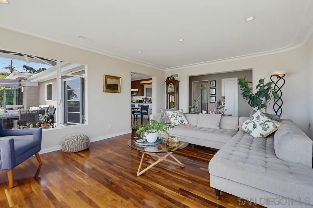 https://cdn.realtyfeed.com/cdn/127/260023116/01250fa1e0df7b724e44ae91b9b05a9a.webp