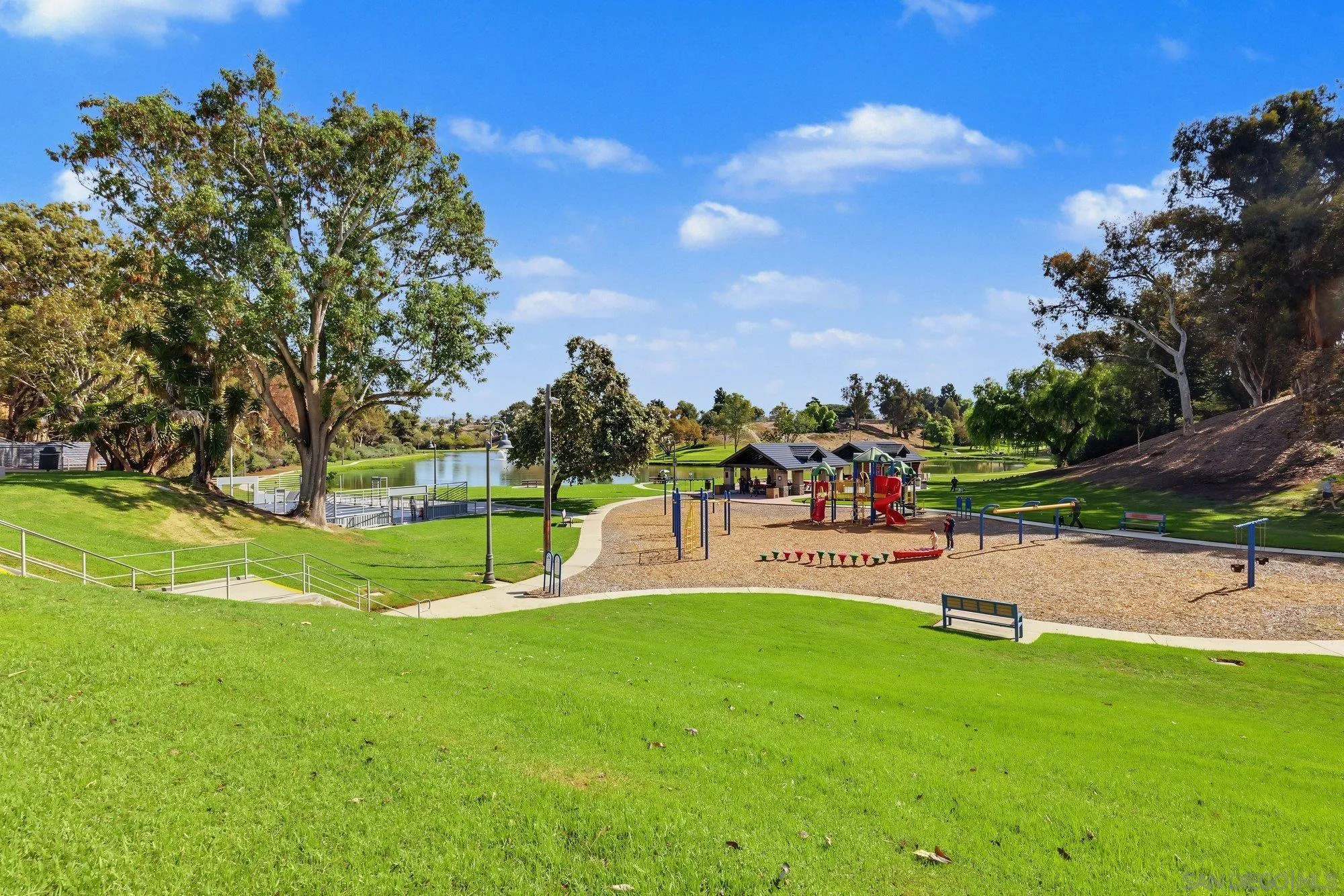 https://cdn.realtyfeed.com/cdn/127/260023120/491e852c054bc5c78e8770ef2b338ac0.webp