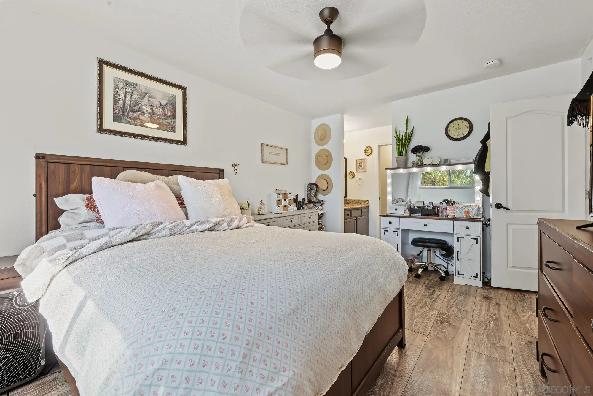 https://cdn.realtyfeed.com/cdn/127/260023120/a1c5ce5b7e06eac0e051f6103160214e.webp