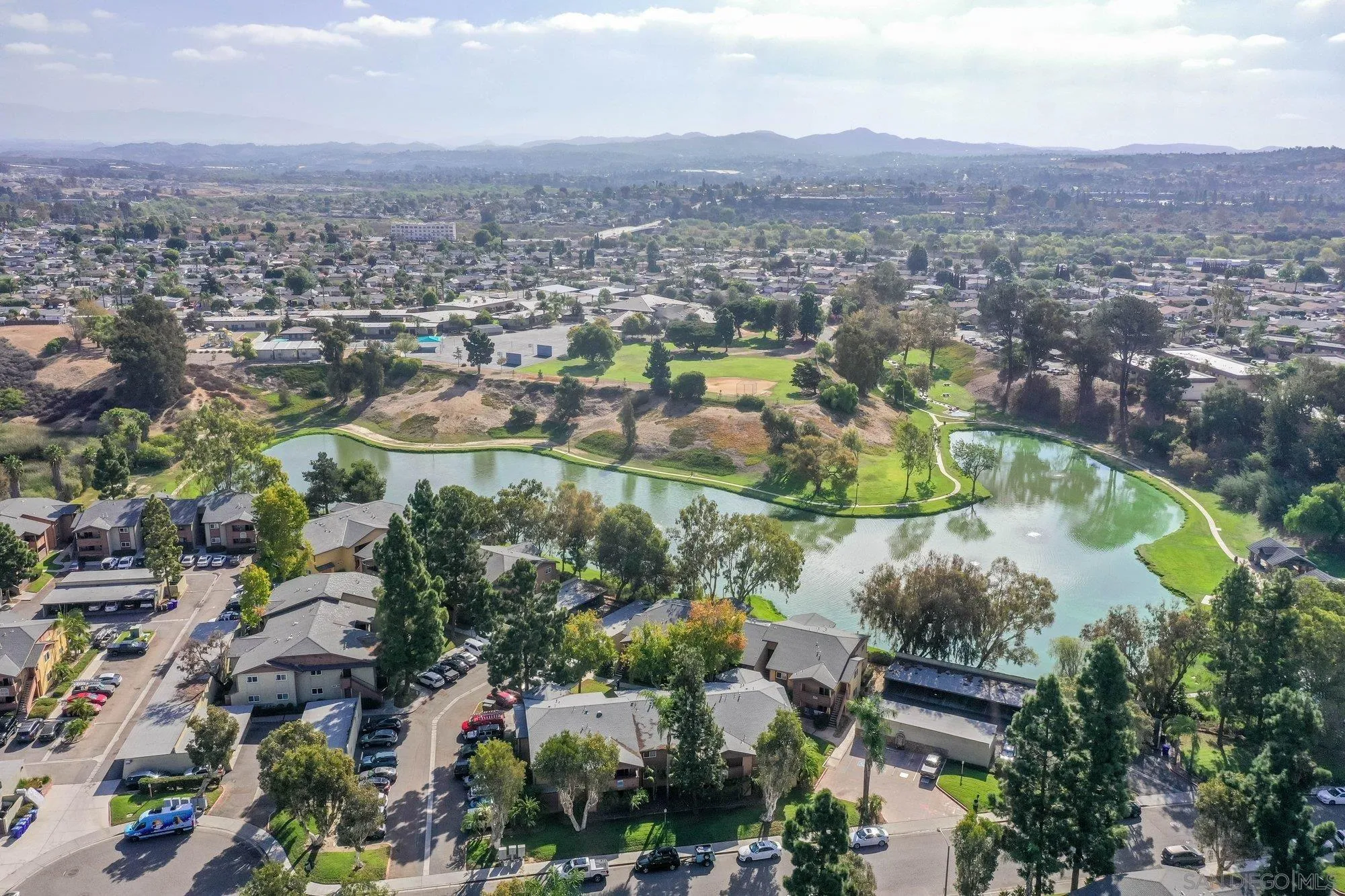 https://cdn.realtyfeed.com/cdn/127/260023120/ac402f672edceaf866a8ff38c7cde93c.webp