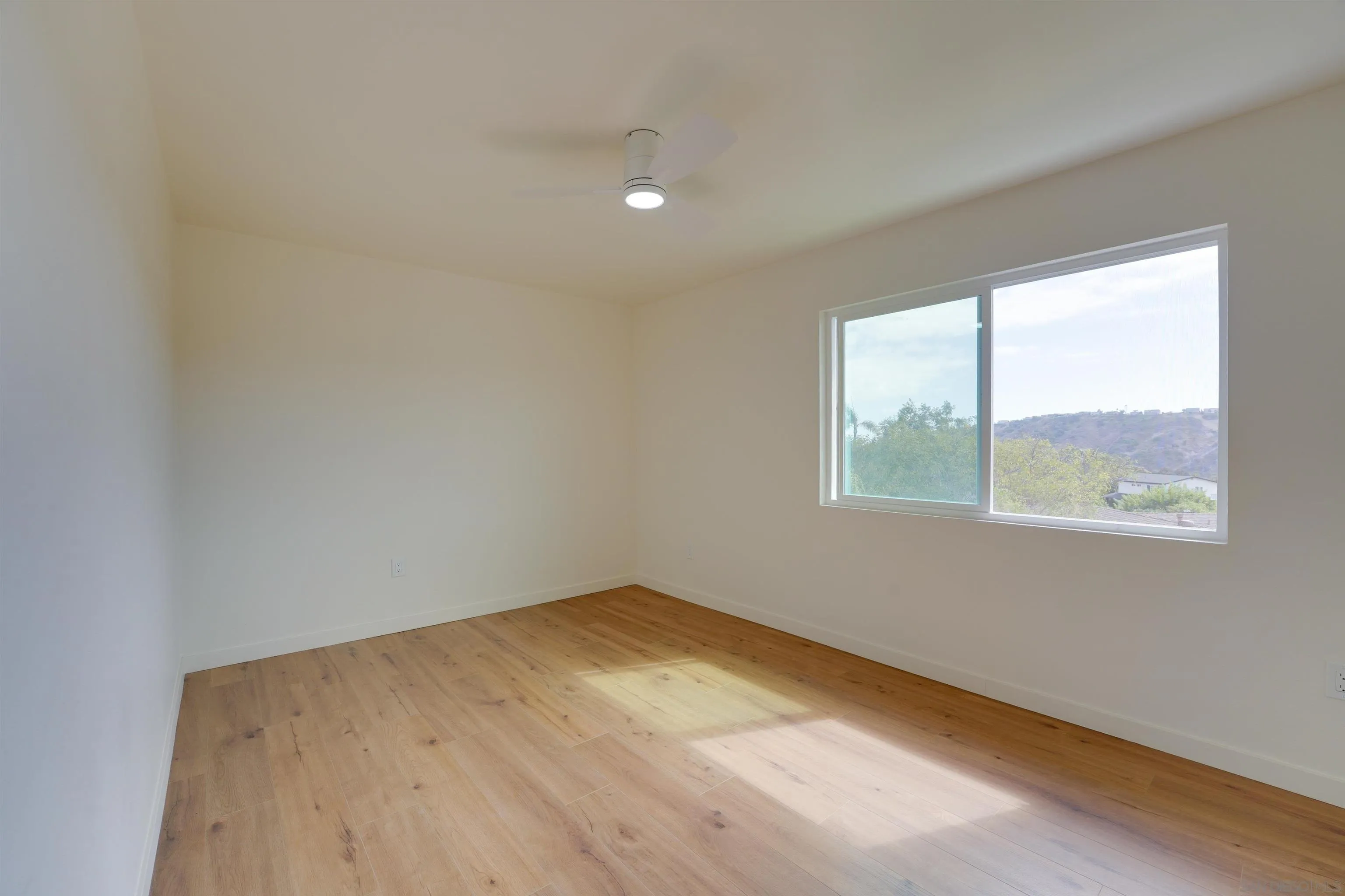 https://cdn.realtyfeed.com/cdn/127/260023123/aa55e243d3eb2da724ba015340133011.webp