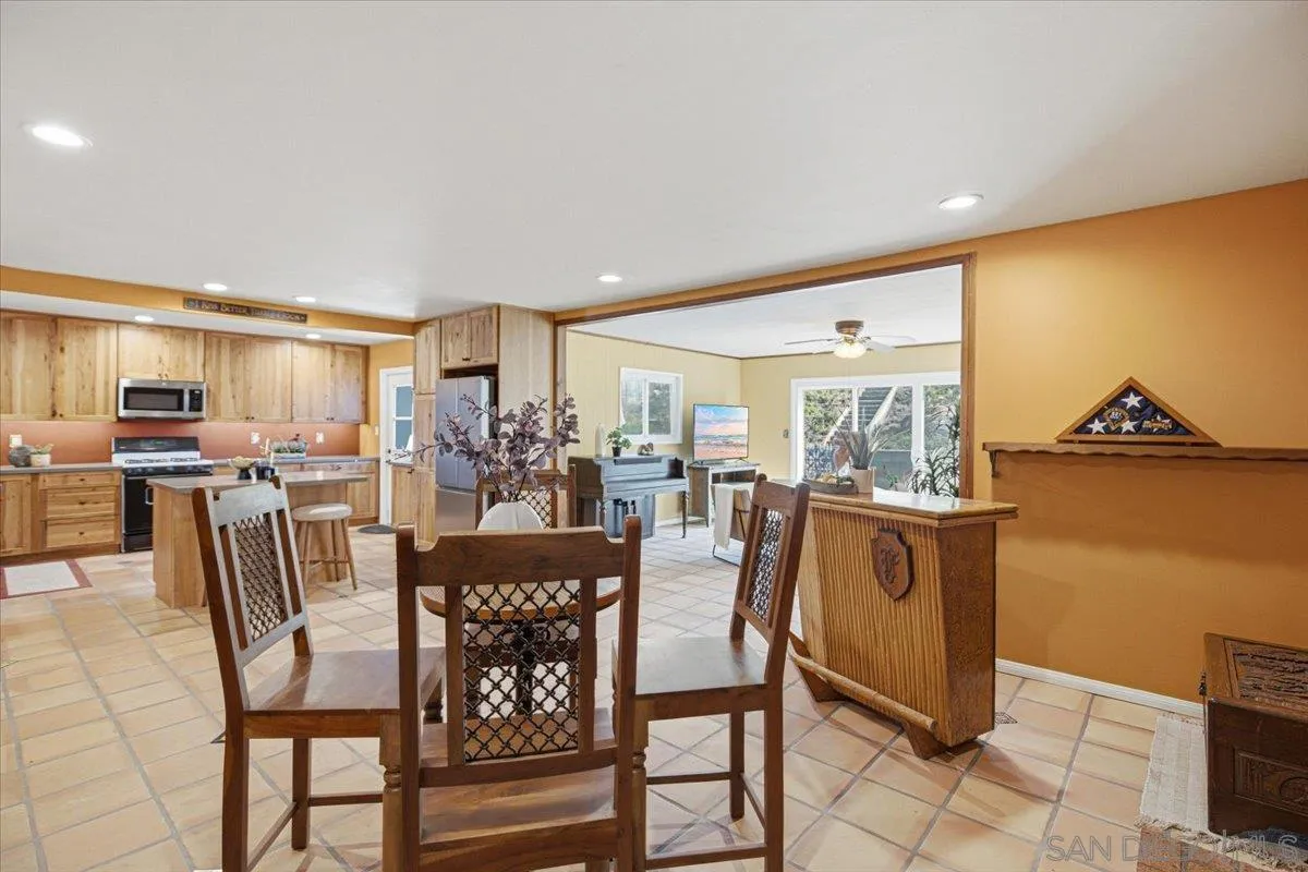 https://cdn.realtyfeed.com/cdn/127/260023127/0a743f3d7ba5215ec5b5a366c029a150.webp