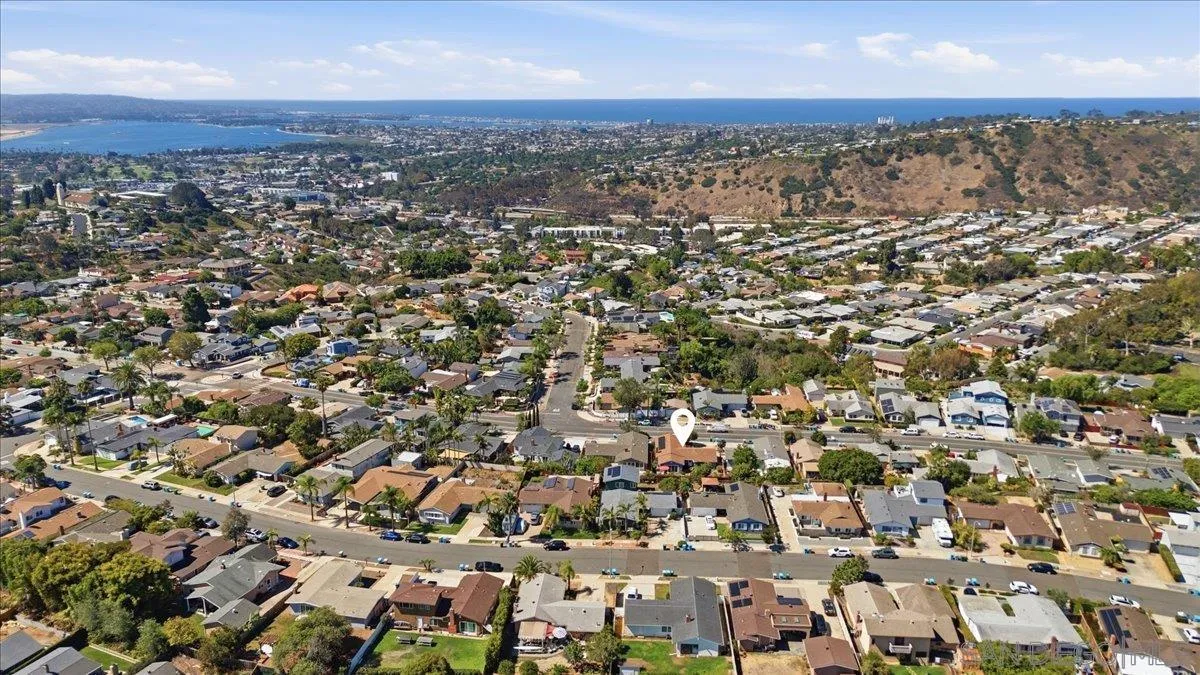 https://cdn.realtyfeed.com/cdn/127/260023127/4a185dddf97e89f9fda401537444188c.webp