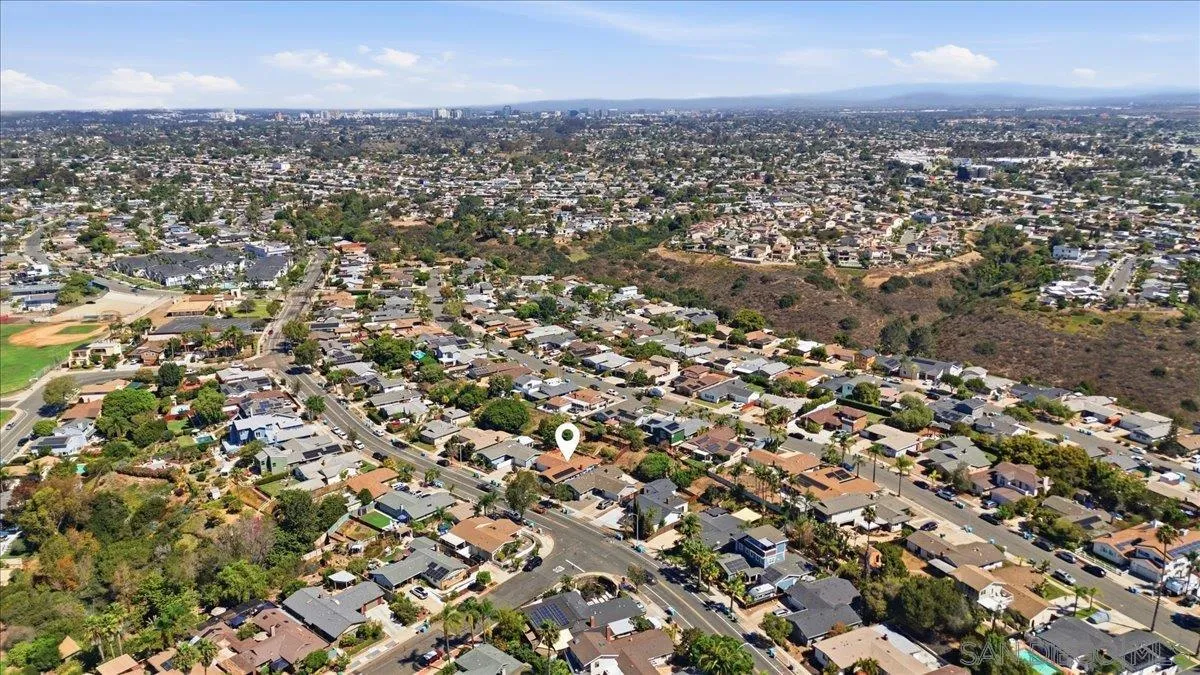 https://cdn.realtyfeed.com/cdn/127/260023127/6e8c9d439d1f013a75835e8ba833dd2f.webp