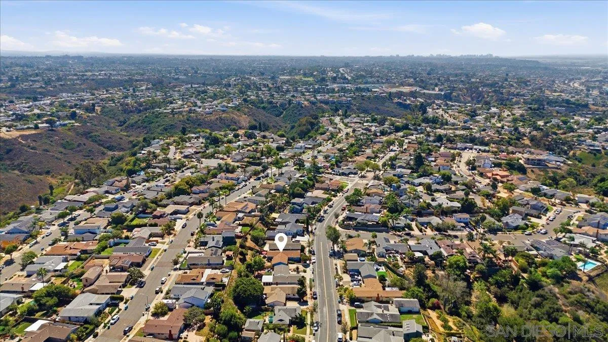 https://cdn.realtyfeed.com/cdn/127/260023127/727e2f822648f13e51f834c2dc665493.webp