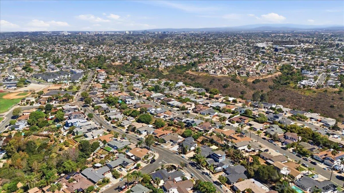 https://cdn.realtyfeed.com/cdn/127/260023127/f101b6806be1e42a4eb85dc7a5380ac1.webp
