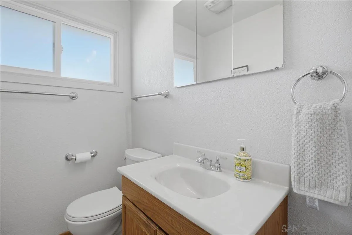https://cdn.realtyfeed.com/cdn/127/260023127/fbb402ed31664147c8d9e626aee889f7.webp