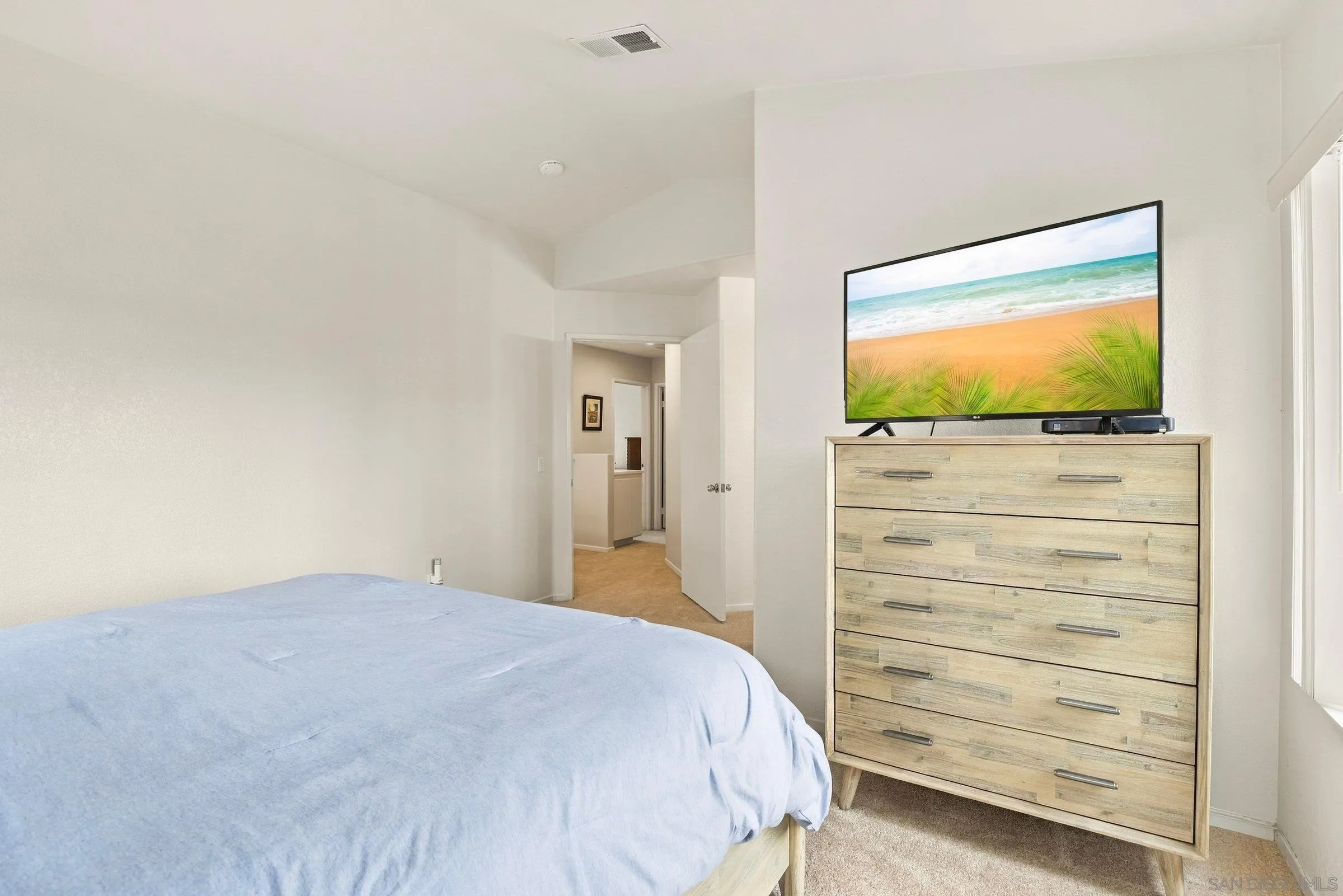 https://cdn.realtyfeed.com/cdn/127/260023128/123b4f0638752313e3700eba82a928c8.webp