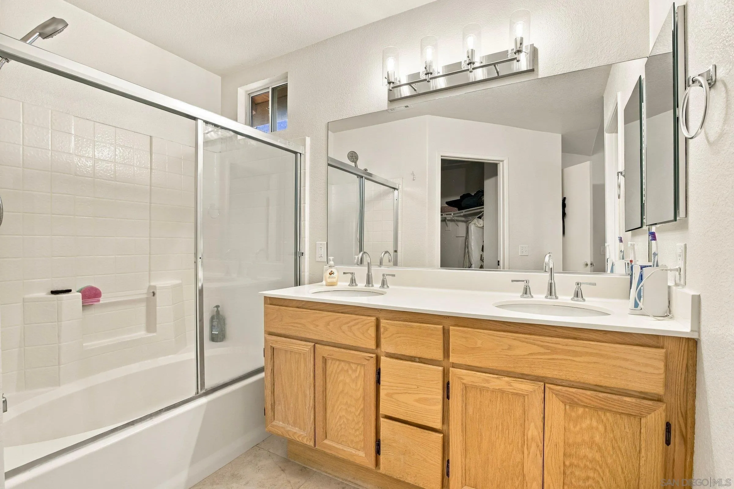 https://cdn.realtyfeed.com/cdn/127/260023128/1a49340e2db8b9b023a46b7dff65d970.webp
