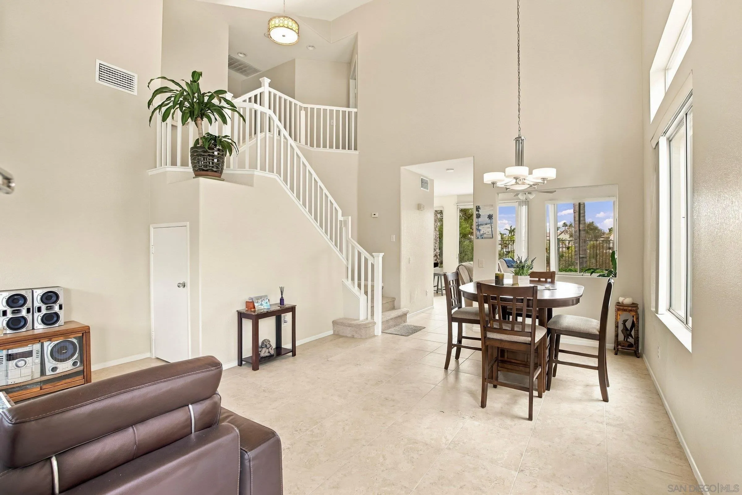 https://cdn.realtyfeed.com/cdn/127/260023128/858d62577502f64b89c44d4b67dcd0fb.webp