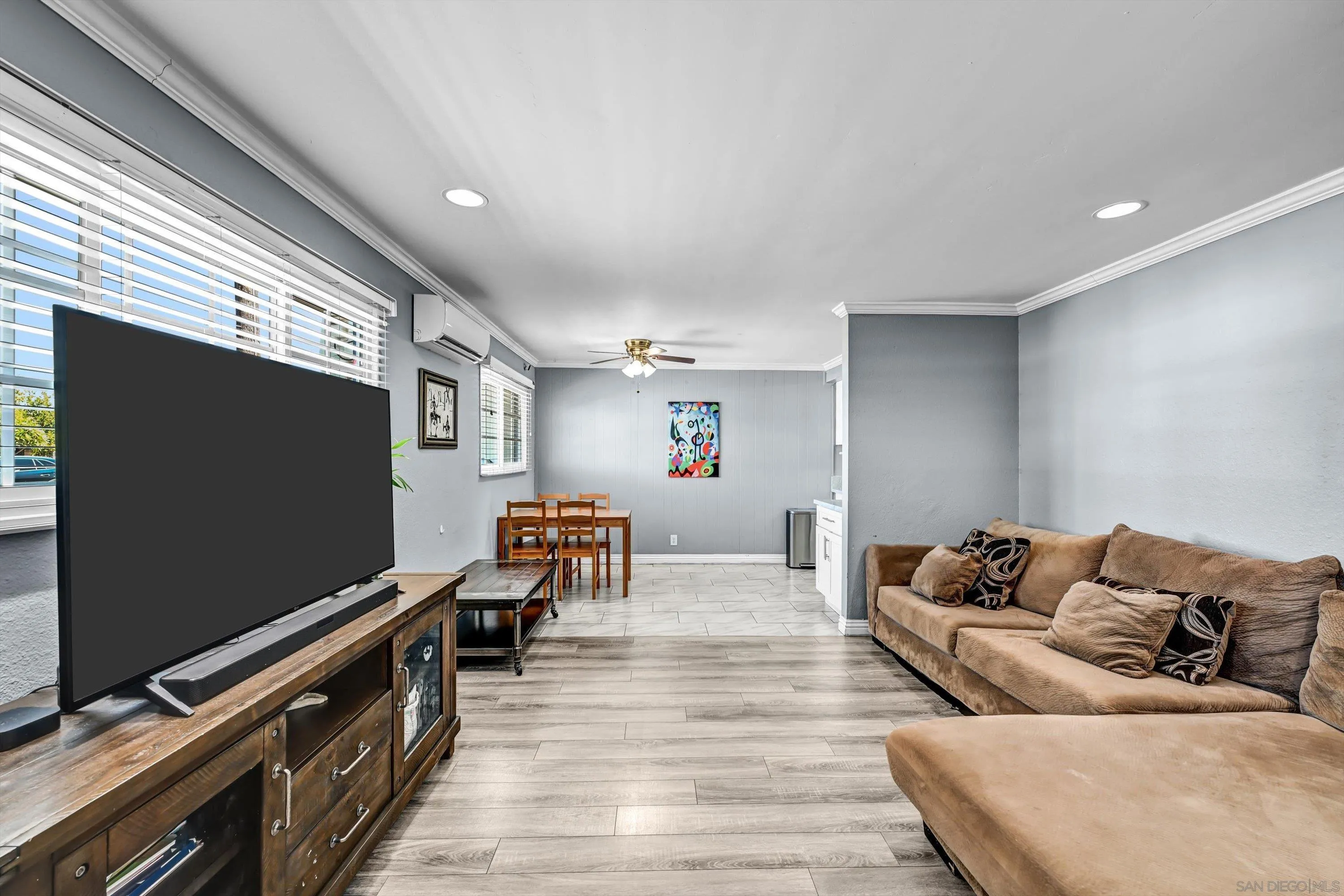 https://cdn.realtyfeed.com/cdn/127/260023135/935c28876908ecd2d31bb30d3cf73972.webp