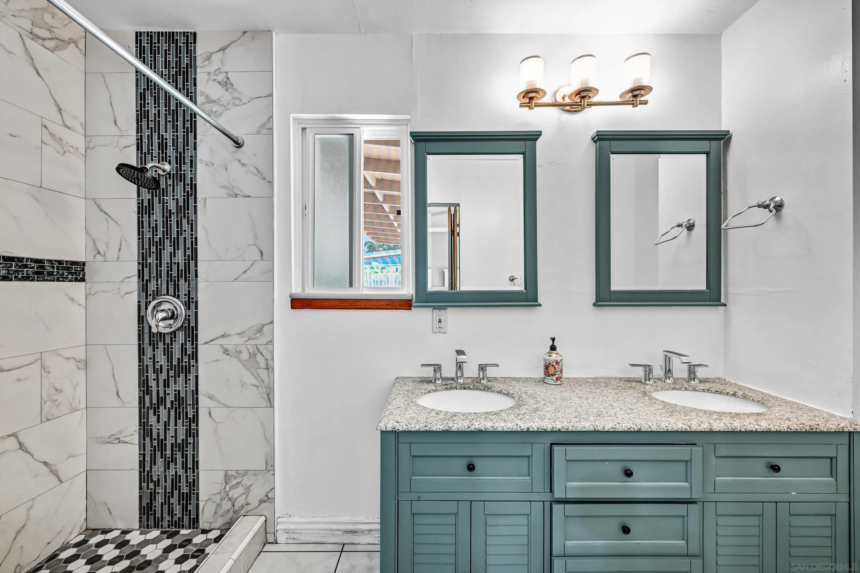 https://cdn.realtyfeed.com/cdn/127/260023135/fd66b6f038dbc9fbf80dfc2b75e2ade5.webp